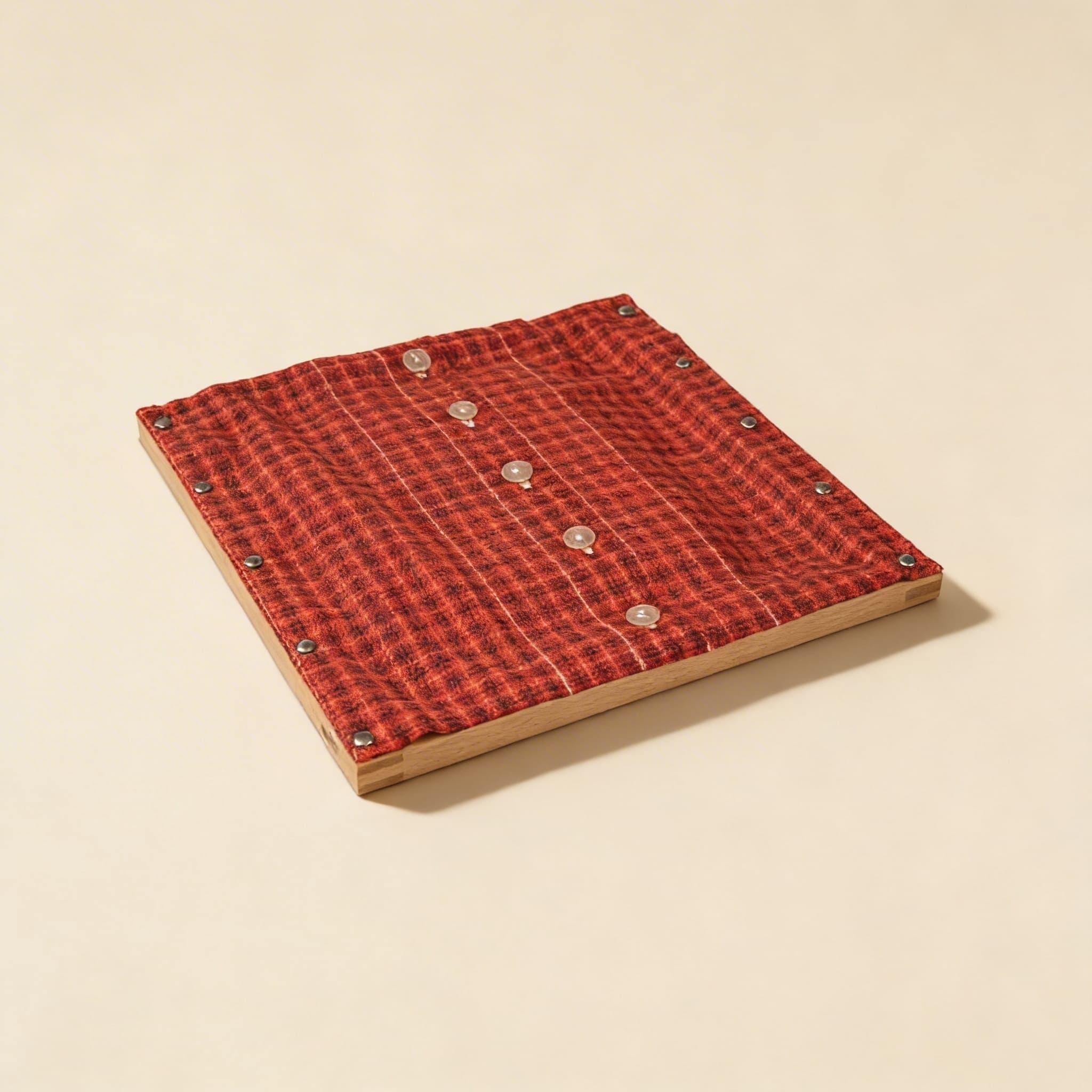 Knöpfrahmen — kleine Knöpfe für fortgeschrittene Feinmotorik — Katalogansicht