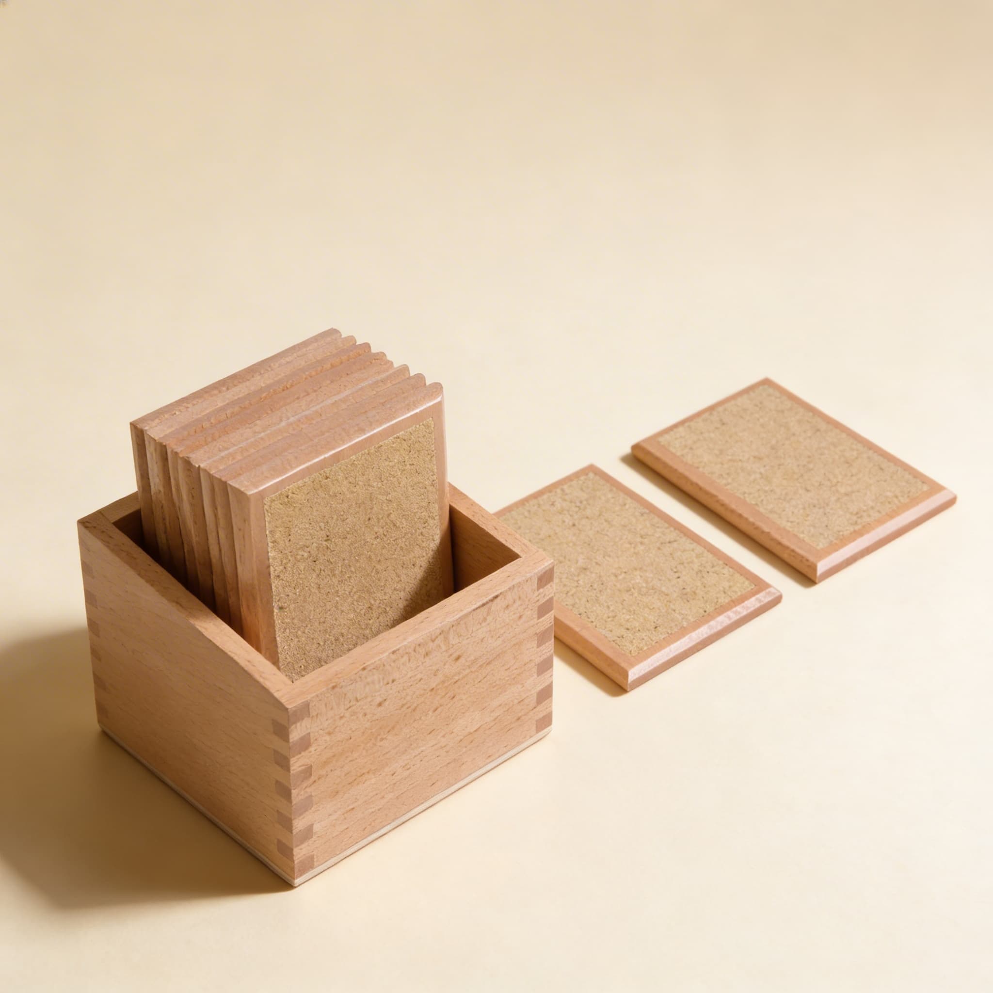 Rauhe Abstufungstafeln — Taktile Unterscheidung — Seitenansicht