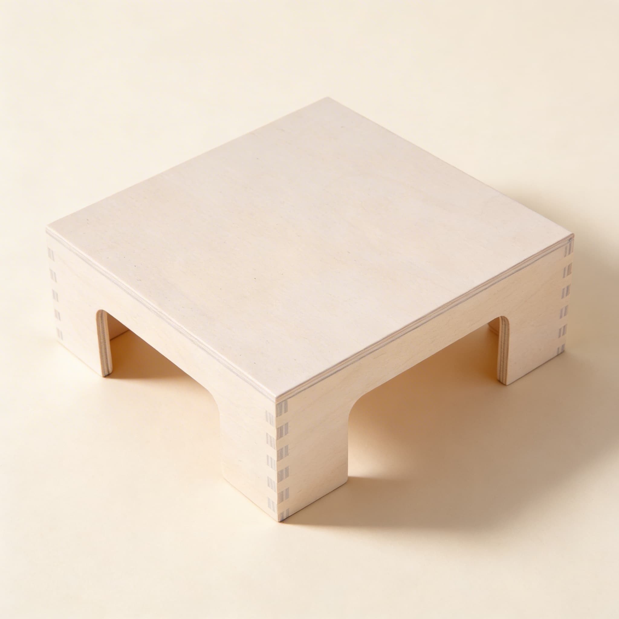 Rosa Turm Ständer — Erhöhung für optimale Arbeitshöhe — Seitenansicht