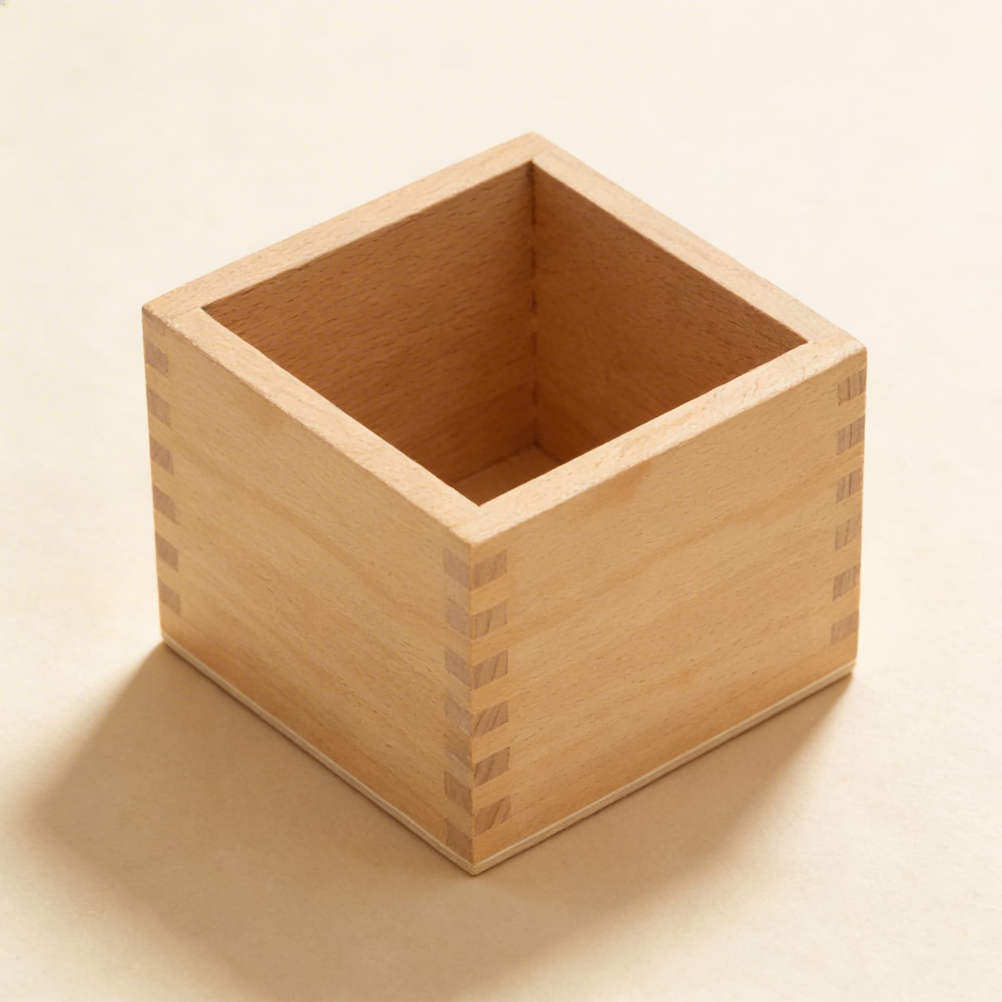 Aufbewahrungsbox — Holzbehälter für Zahlenformen — Seitenansicht