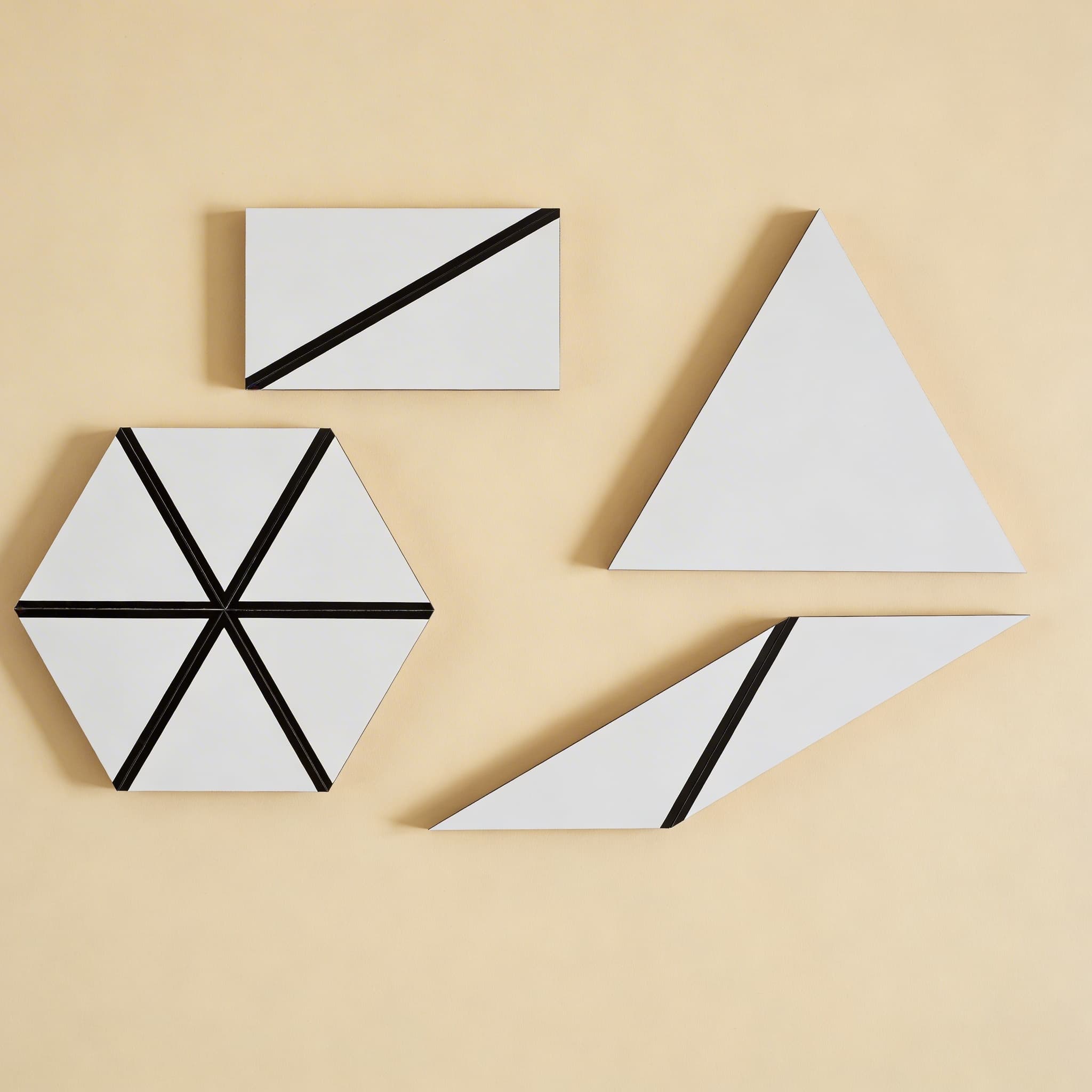 Satz grauer konstruktiver Dreiecke — Seitenansicht