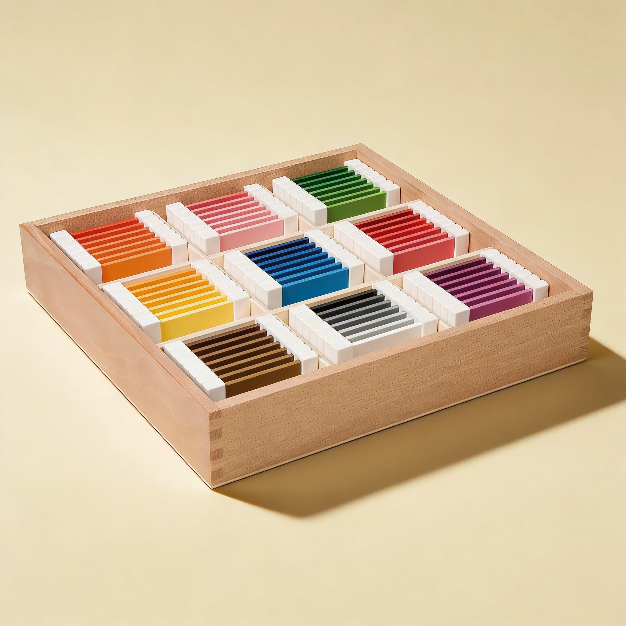 Dritter Farbkasten — 63 Tabletten in 9 Farbfamilien mit Abstufungen — Katalogansicht