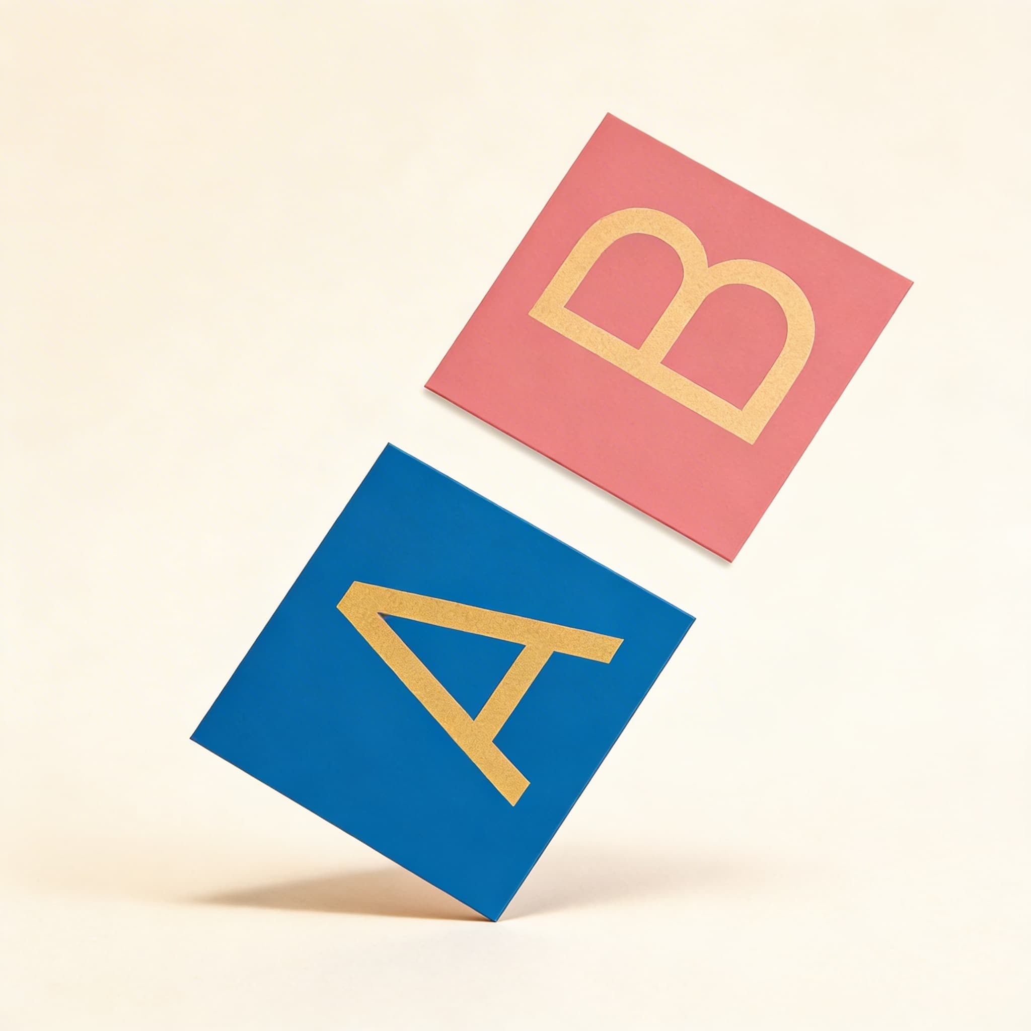 Brusná velká písmena: Mezinárodní tiskací — Katalogový pohled