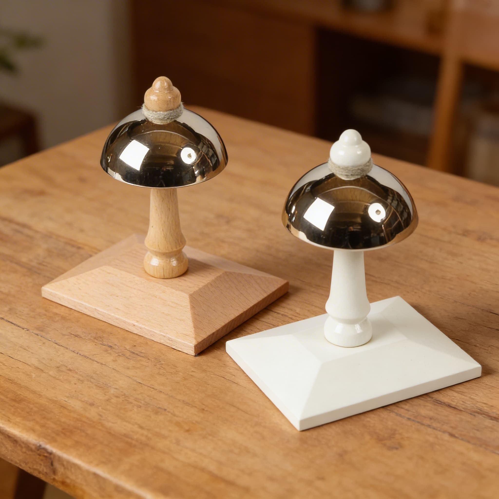 2 montierte Glocken: Tiefes C — Ansicht 3