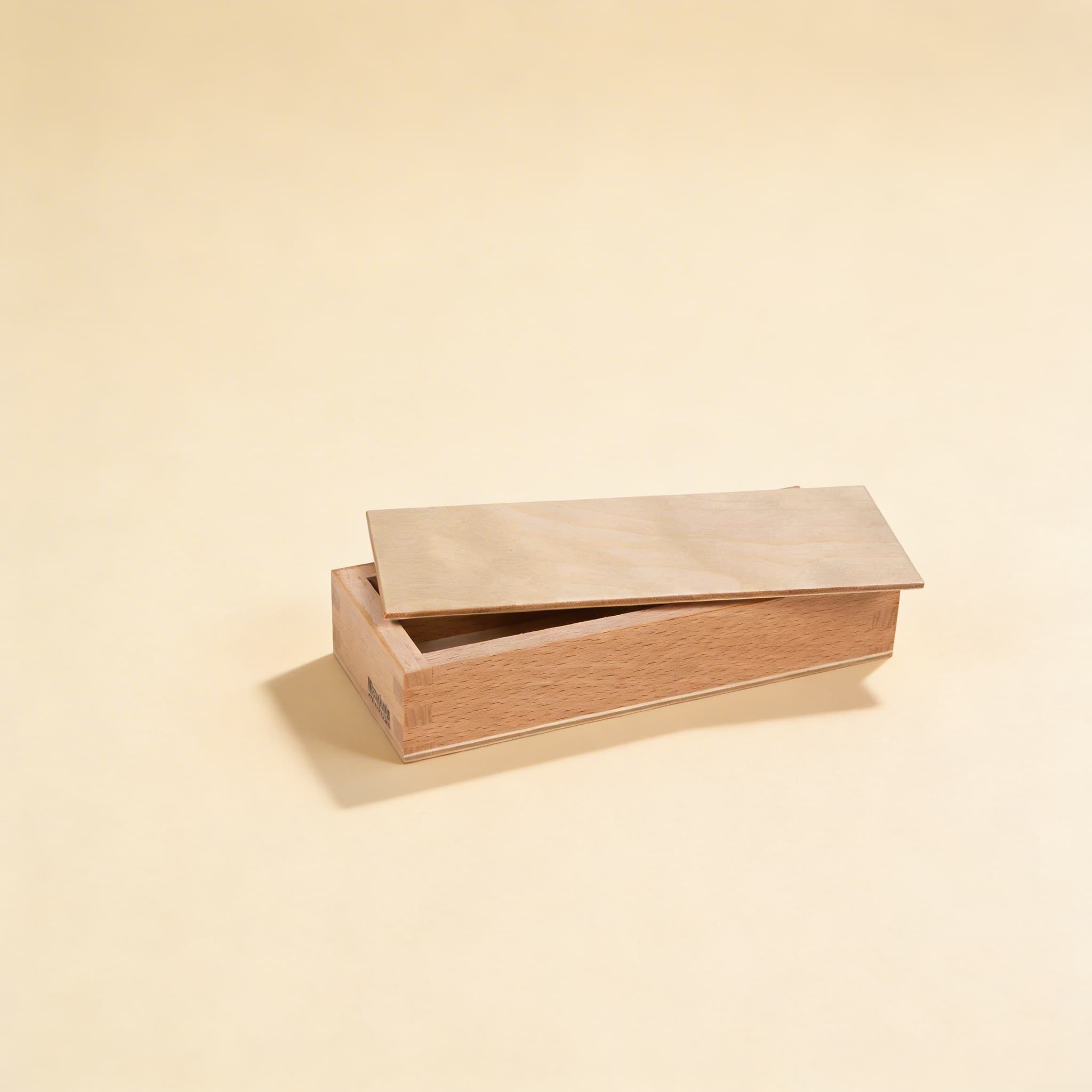 Kleine Zahlenkarten-Box — Buchenholz mit Schiebedeckel — Katalogansicht