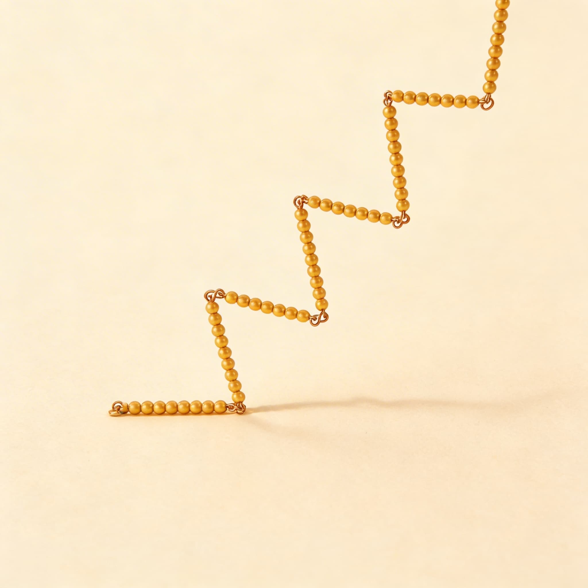 Goldene Perlenkette 100: Einzelperlen Nylon — Ansicht 2