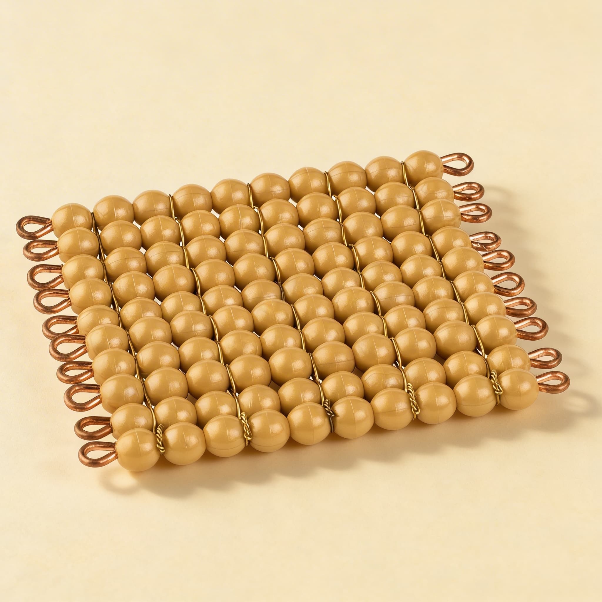 Ein goldenes Perlenquadrat 100: Einzelperlen Nylon