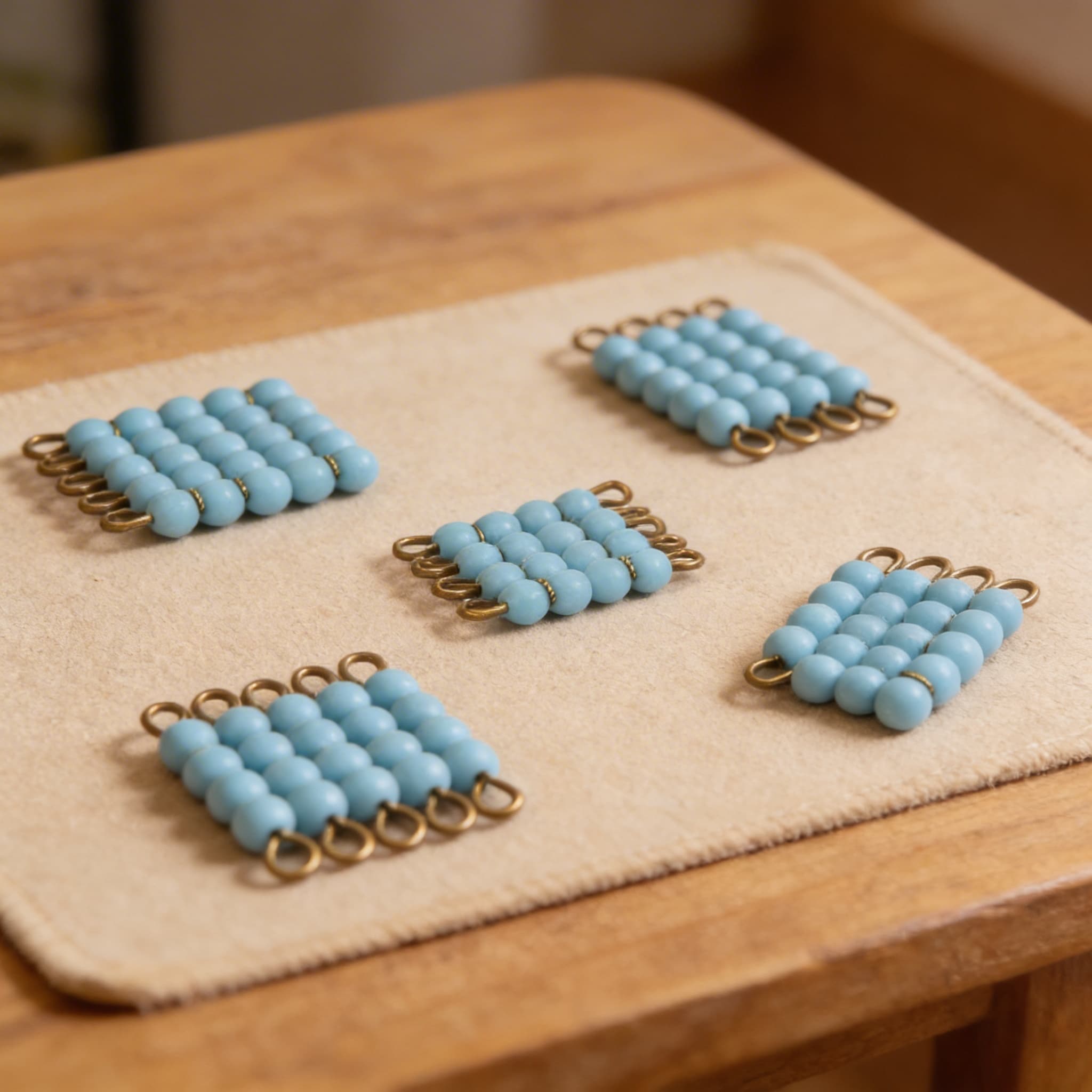 Einzelnes Glasperlenquadrat der 5: Hellblau — Ansicht 3