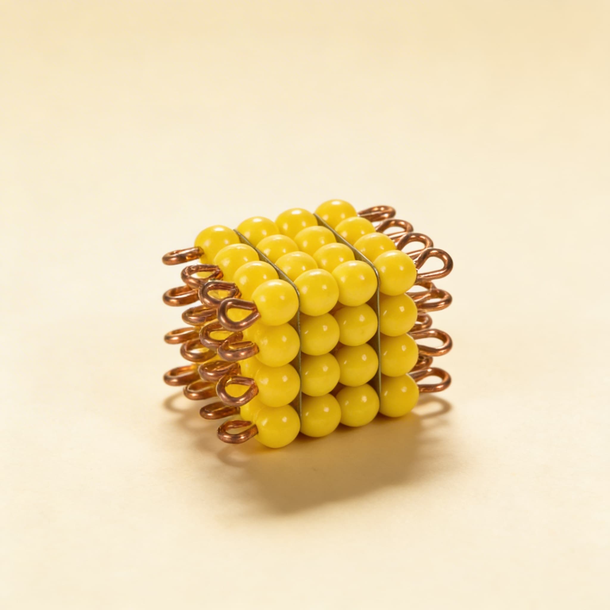 Glasperlen-Würfel der 4 — Gelbe mathematische Darstellung — Katalogansicht