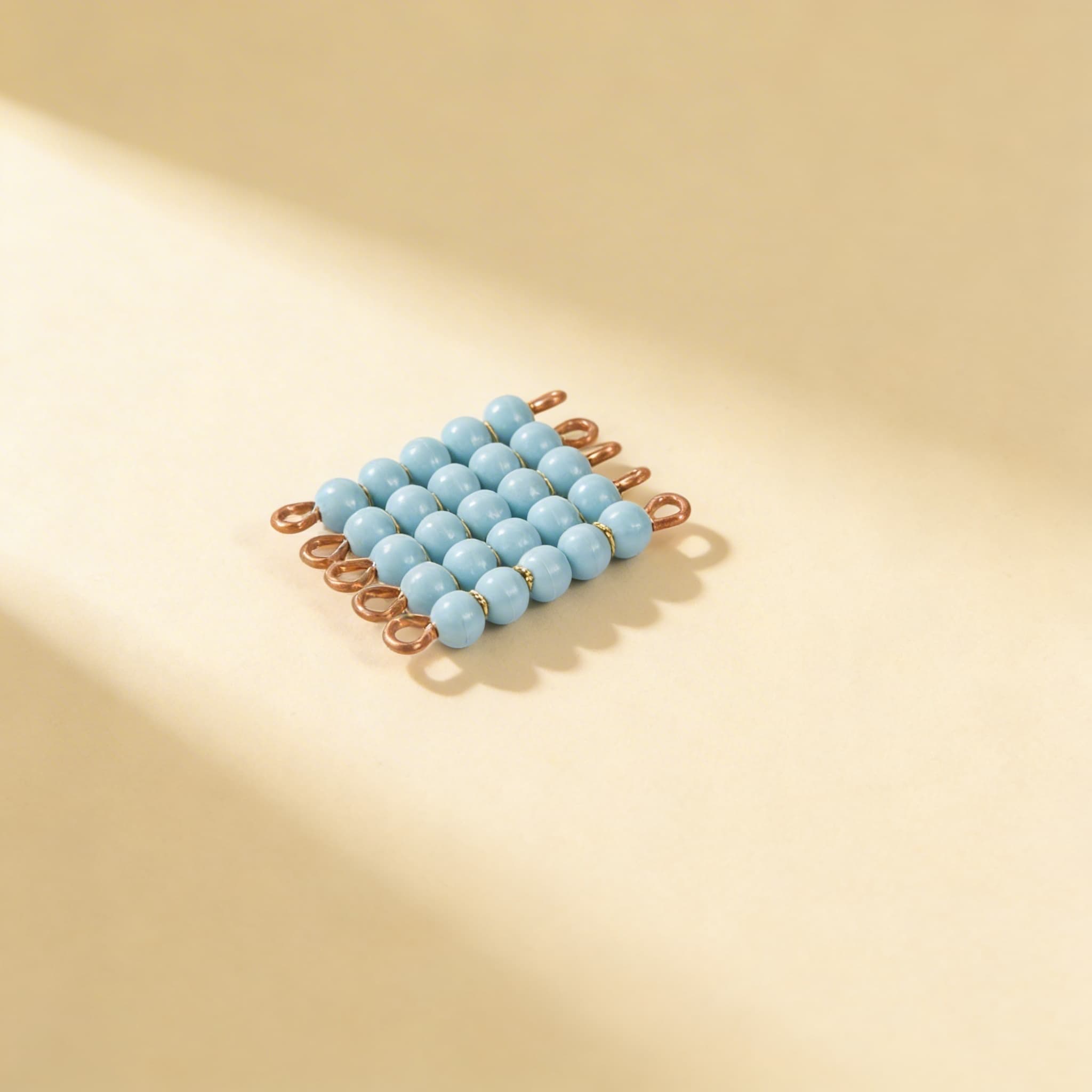 Einzelnes Nylonperlenquadrat der 5: Hellblau — Ansicht 2