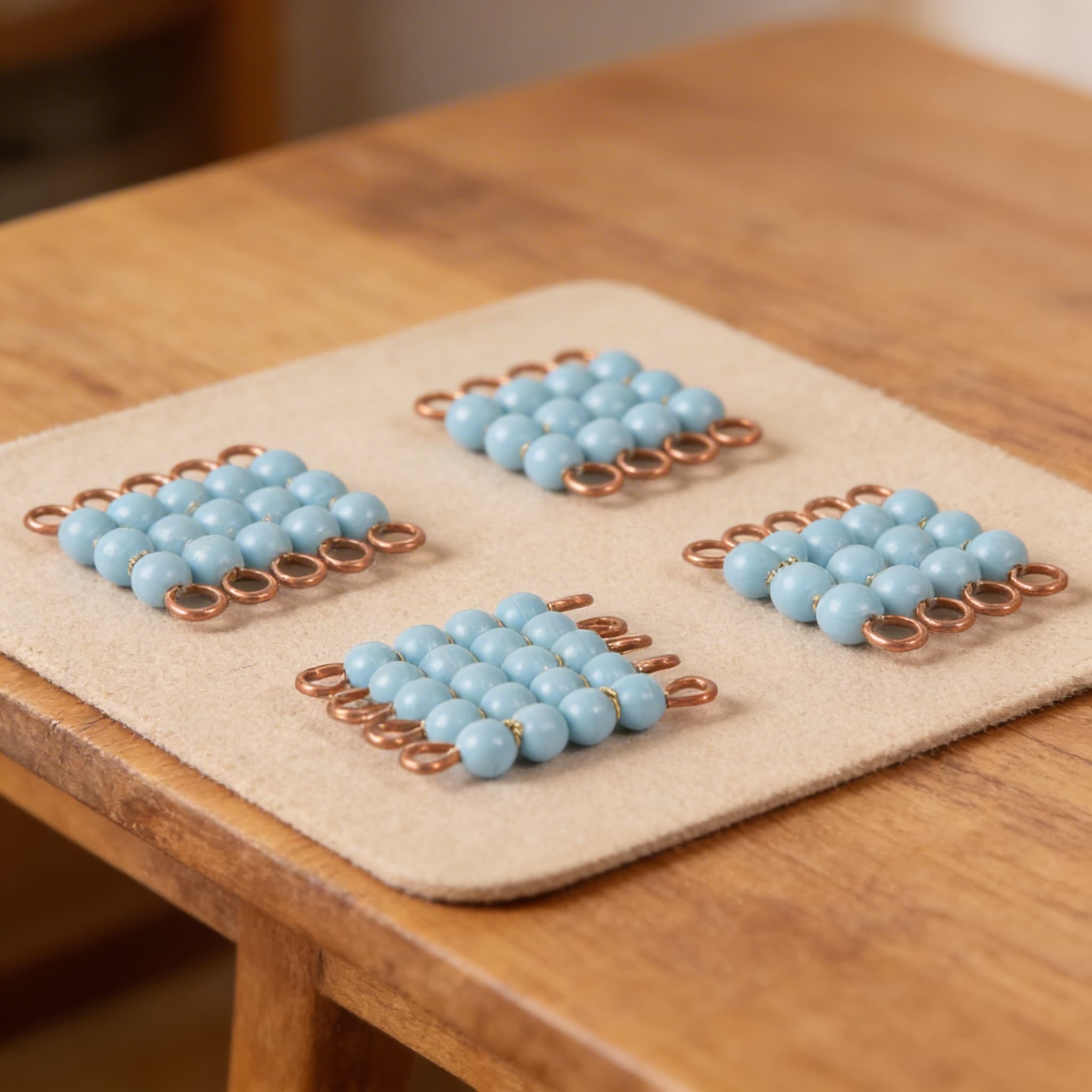 Einzelnes Nylonperlenquadrat der 5: Hellblau — Ansicht 3