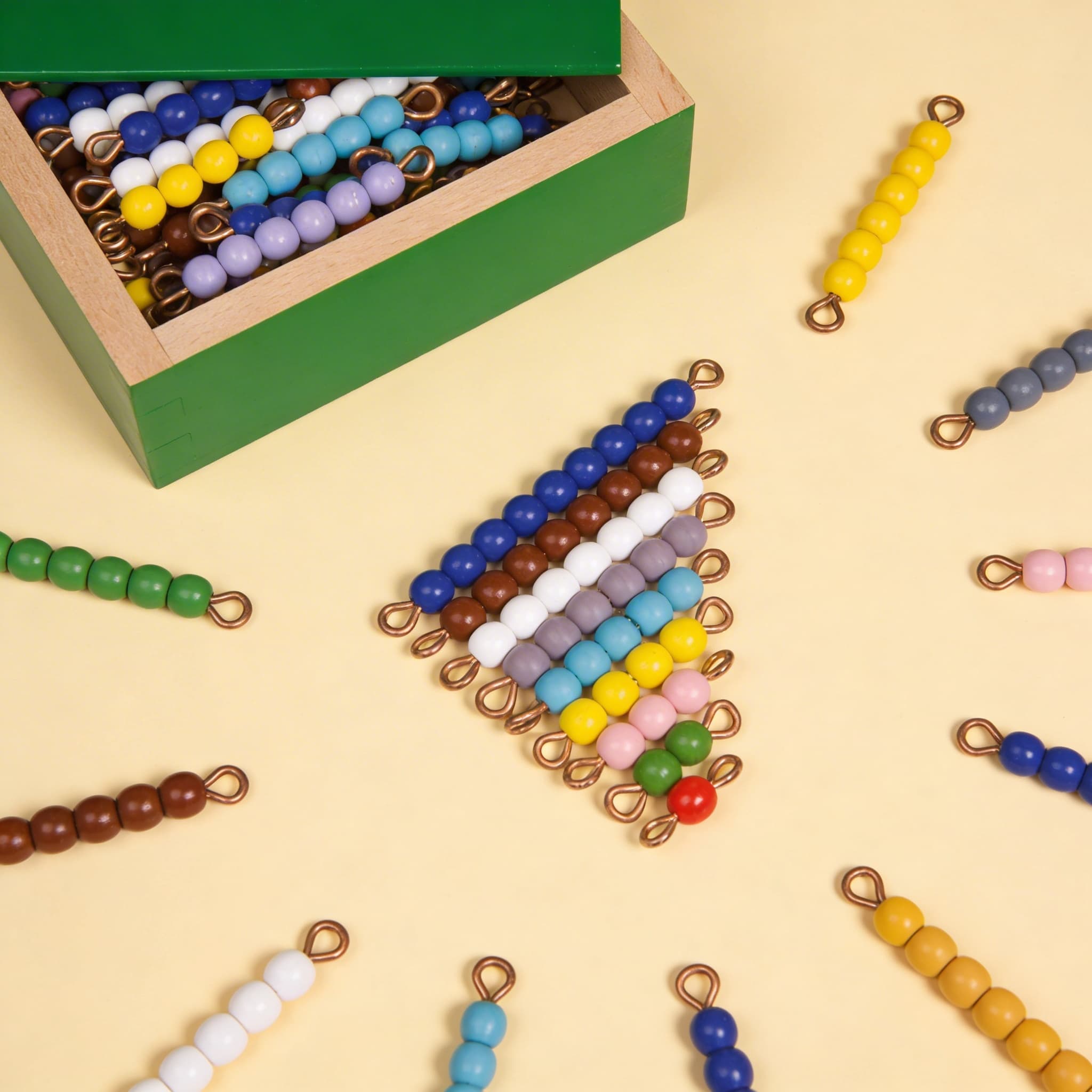 Farbige Perlentreppen — 10 Sets Glasperlen 1-10 — Seitenansicht