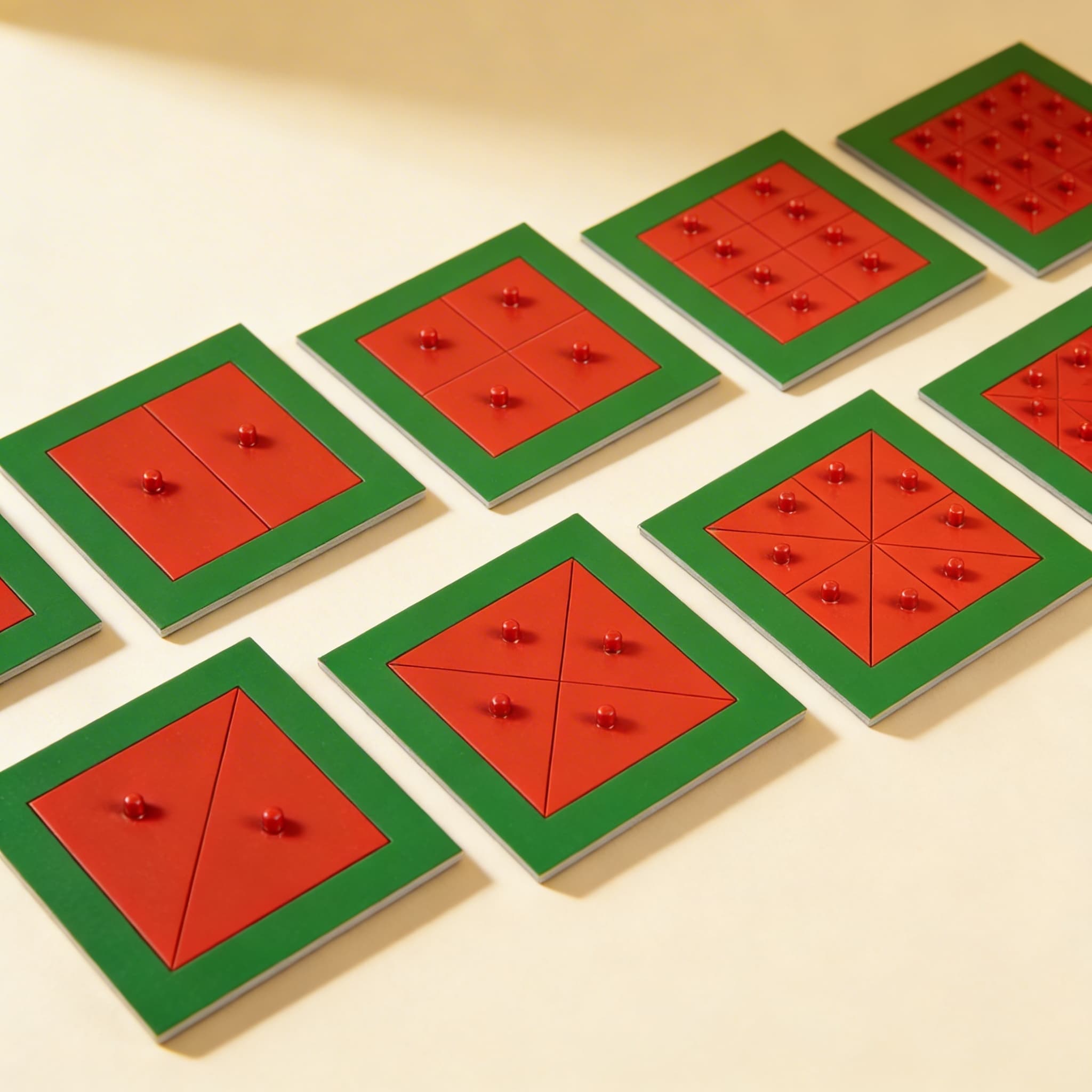 Metallquadrate: 9 Platten — Seitenansicht