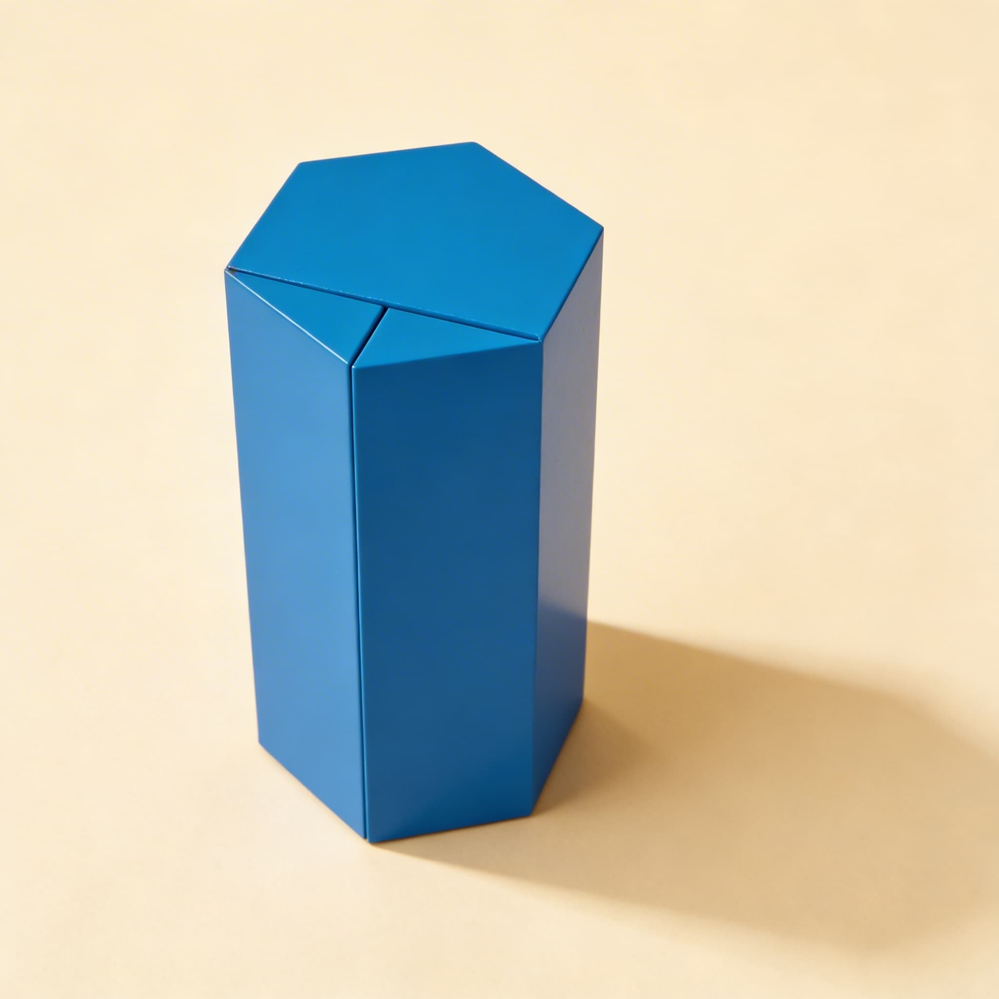 Geteiltes Sechseckiges Prisma — Zerlegbare 3D-Form — Seitenansicht