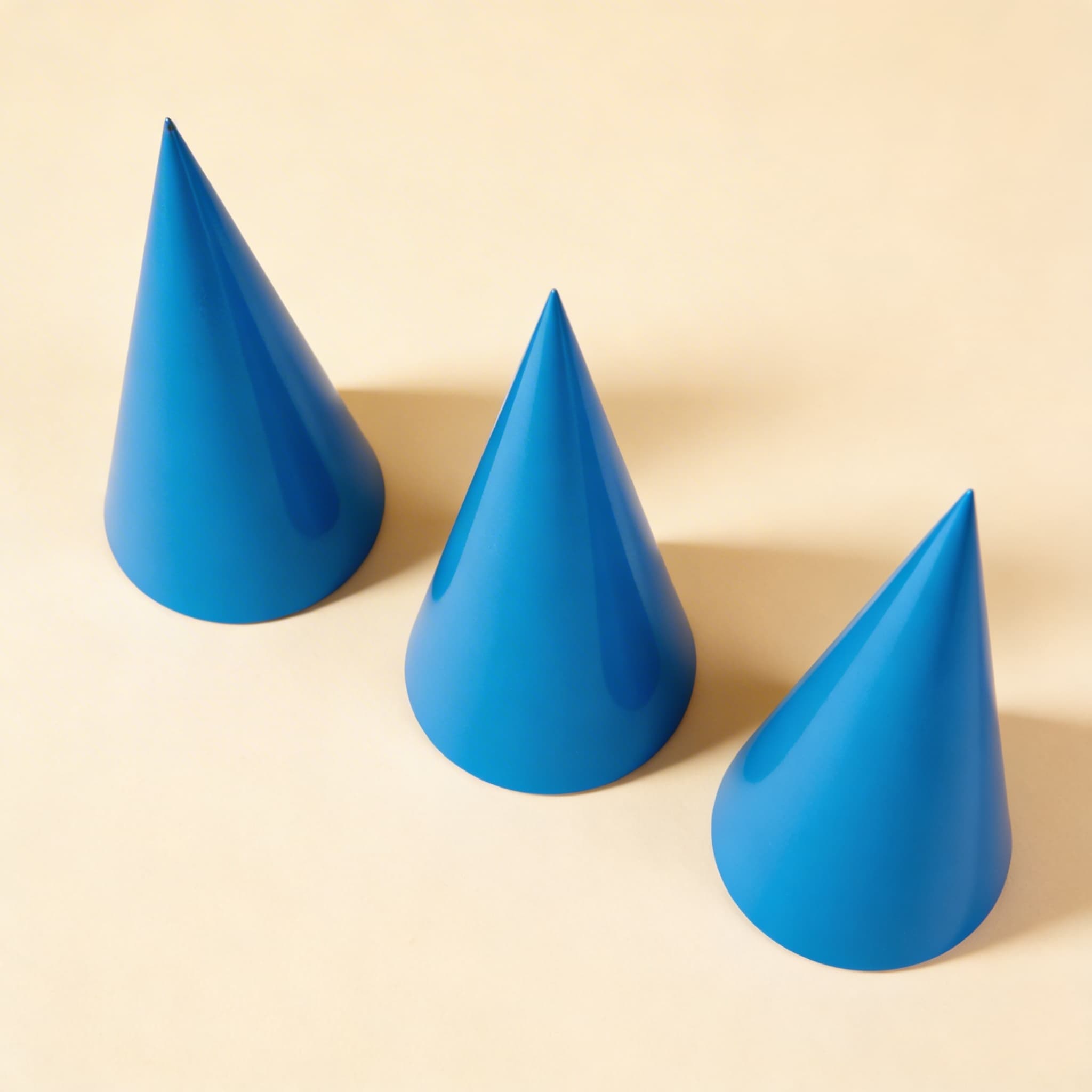 Kegel — einzelner geometrischer Körper — Ansicht 2