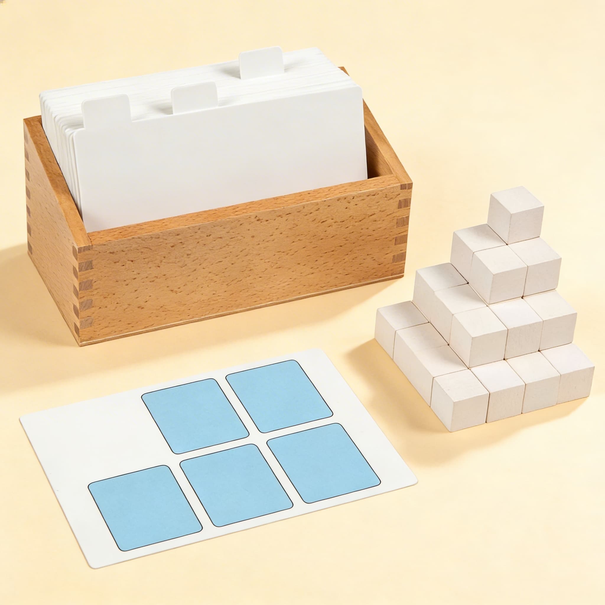 Cube Up! — 3D-Bau-Challenge mit weißen Würfeln — Katalogansicht