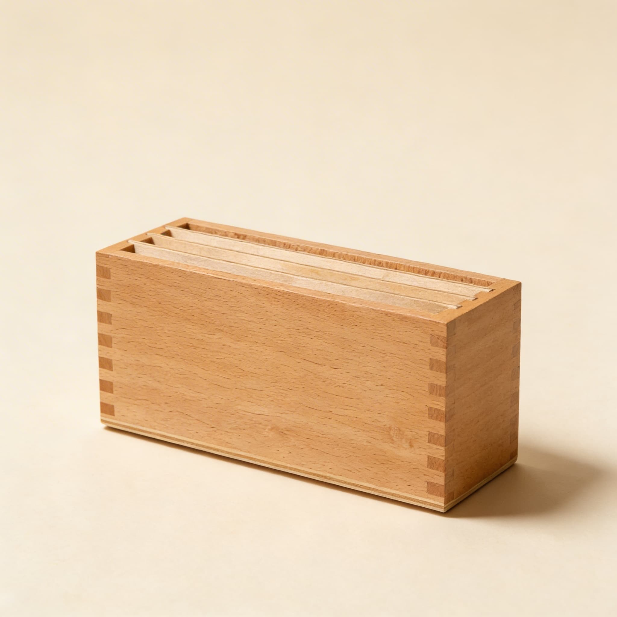 Erste Botanik-Karten-Box — Holzaufbewahrung für Nomenklaturkarten — Katalogansicht