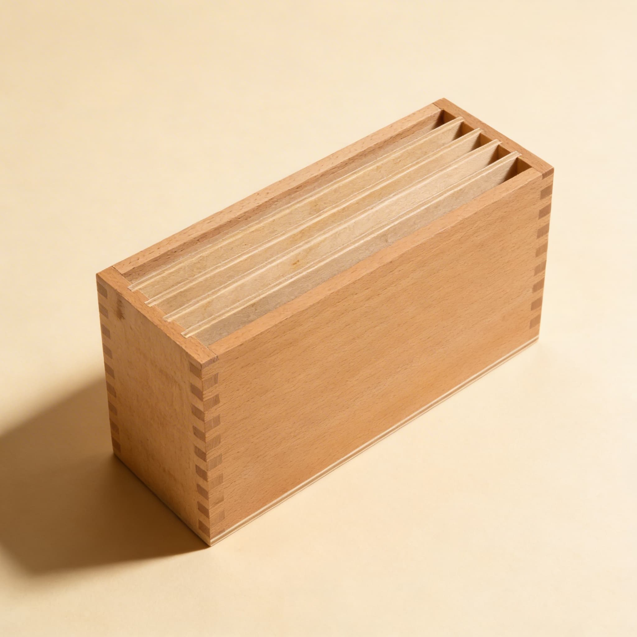 Landformen-Karten Box — Buche Aufbewahrung für Geographie — Seitenansicht