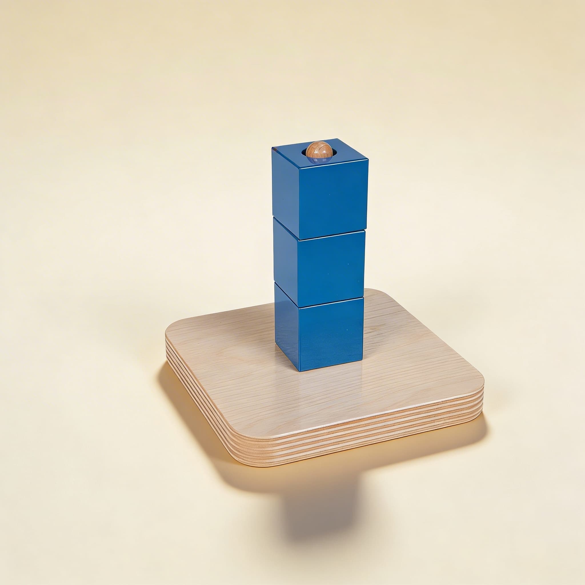Würfel-Stapelstab — Drei blaue Würfel mit Holzkugel — Katalogansicht