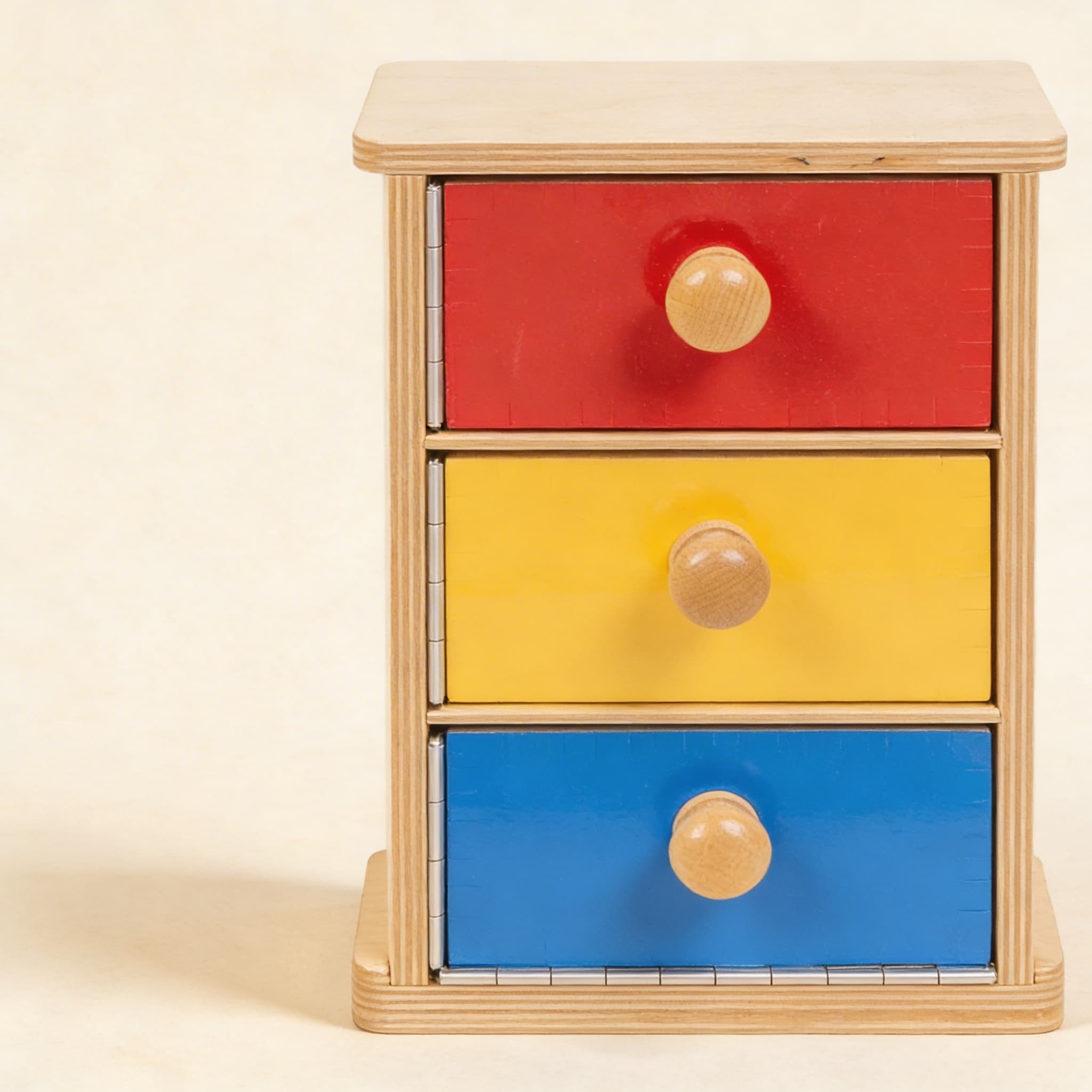 Box mit Fächern — Drei Farbige Fächer für Sortieraktivitäten — Katalogansicht