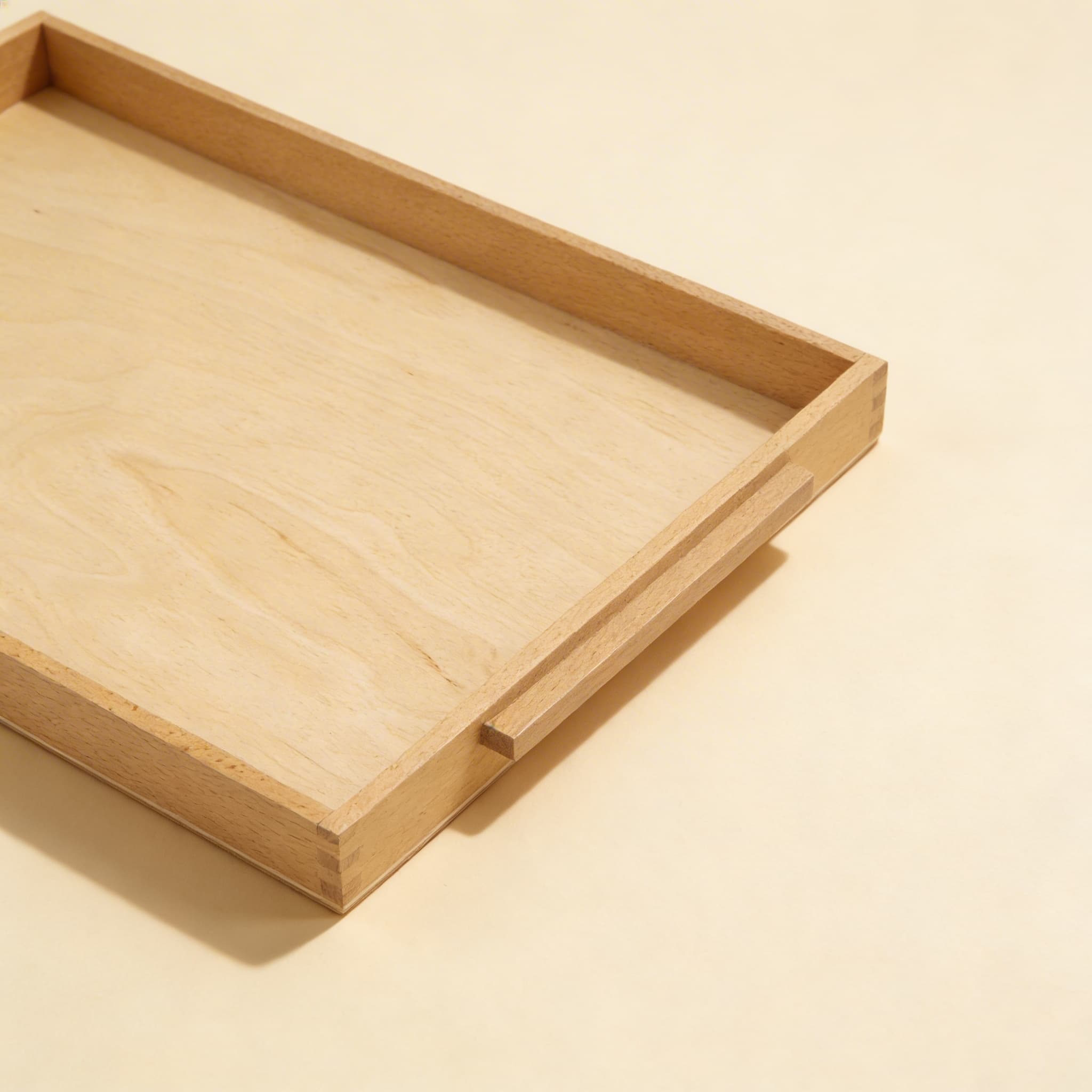 Großes Holztablett mit Griffen — Ansicht 2