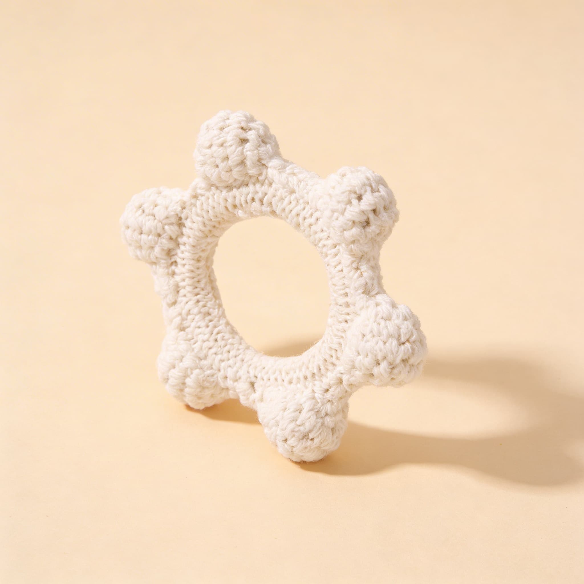 Häkel-Greifring — Sternförmiges taktiles Erstspielzeug — Seitenansicht