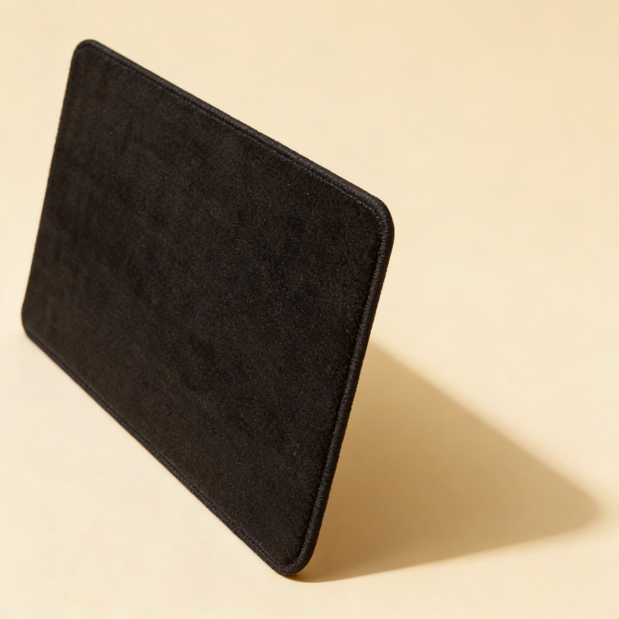 Schwarzer Teppich — Präsentation & Ausstellung — Seitenansicht