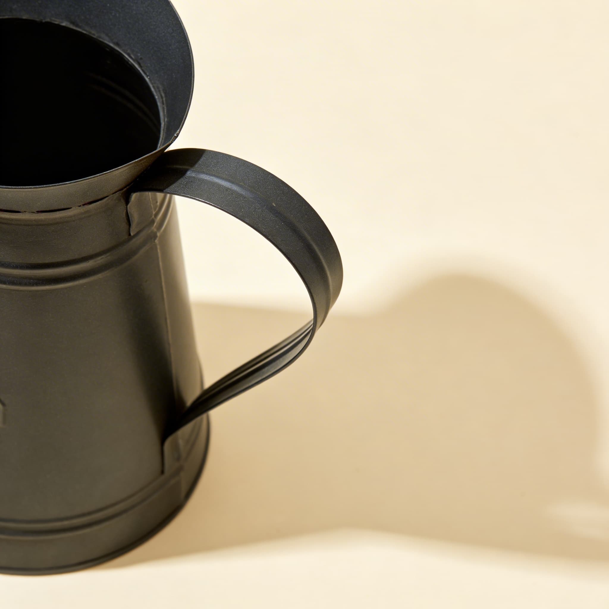 Metallkanne: Groß — Seitenansicht