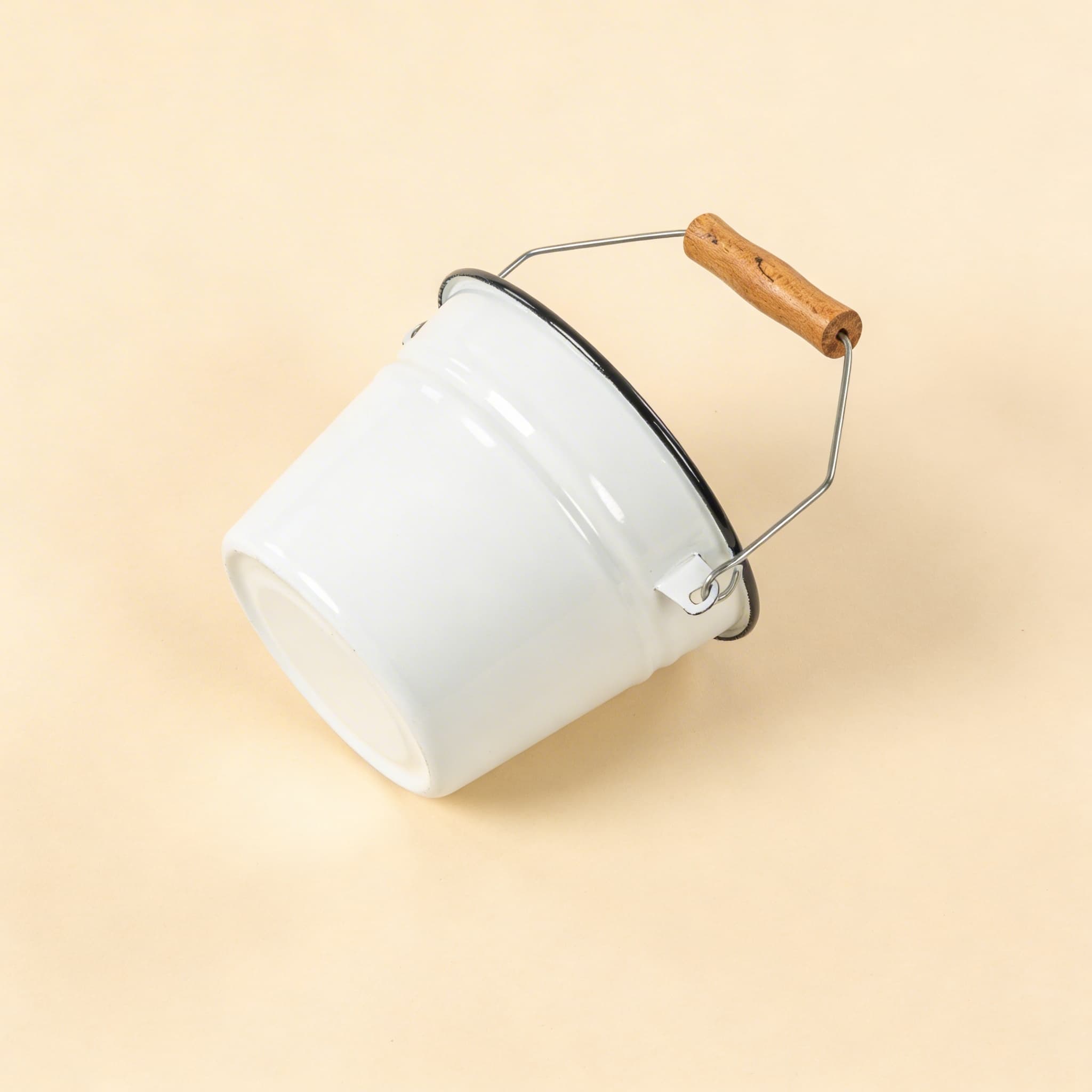 Emaille-Eimer — Praktisches Leben — Ansicht 2