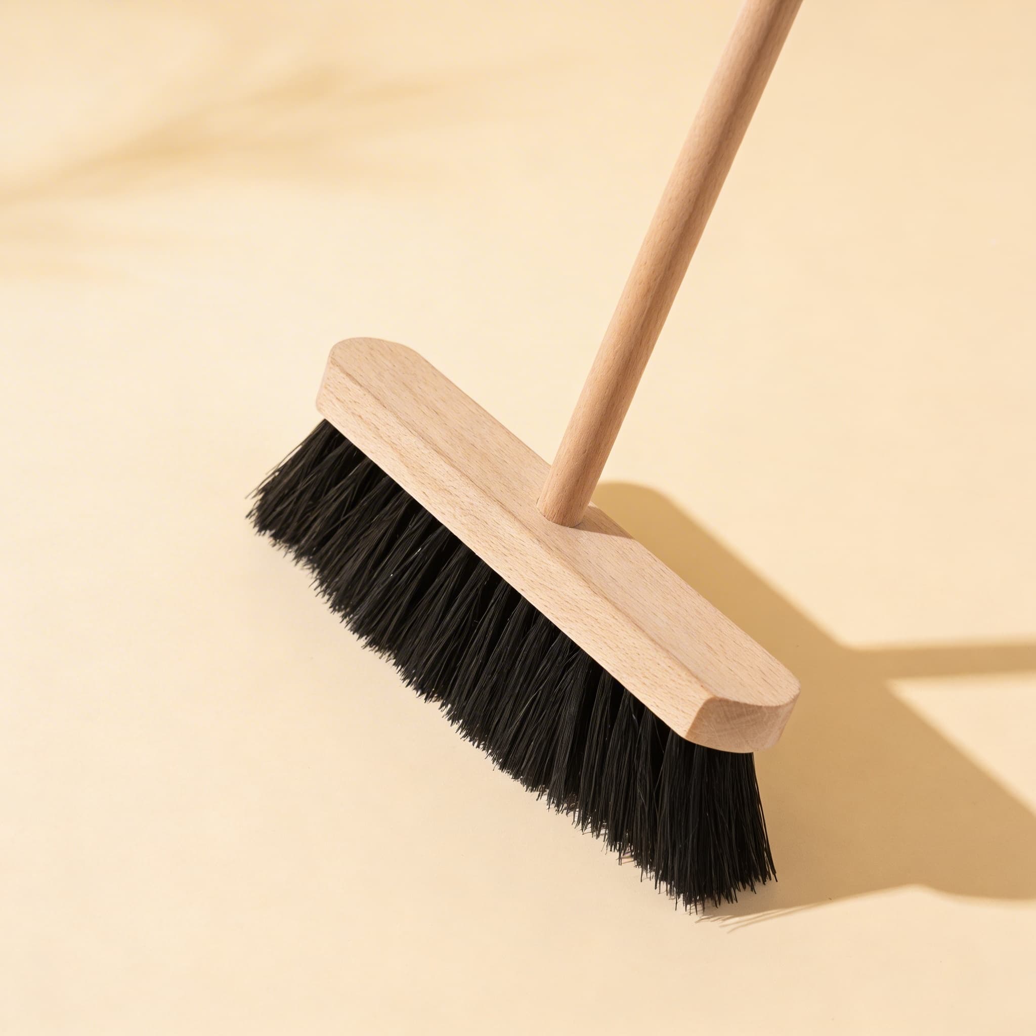 Zimmerbesen: Weich Schwarz (70 cm) — Ansicht 2