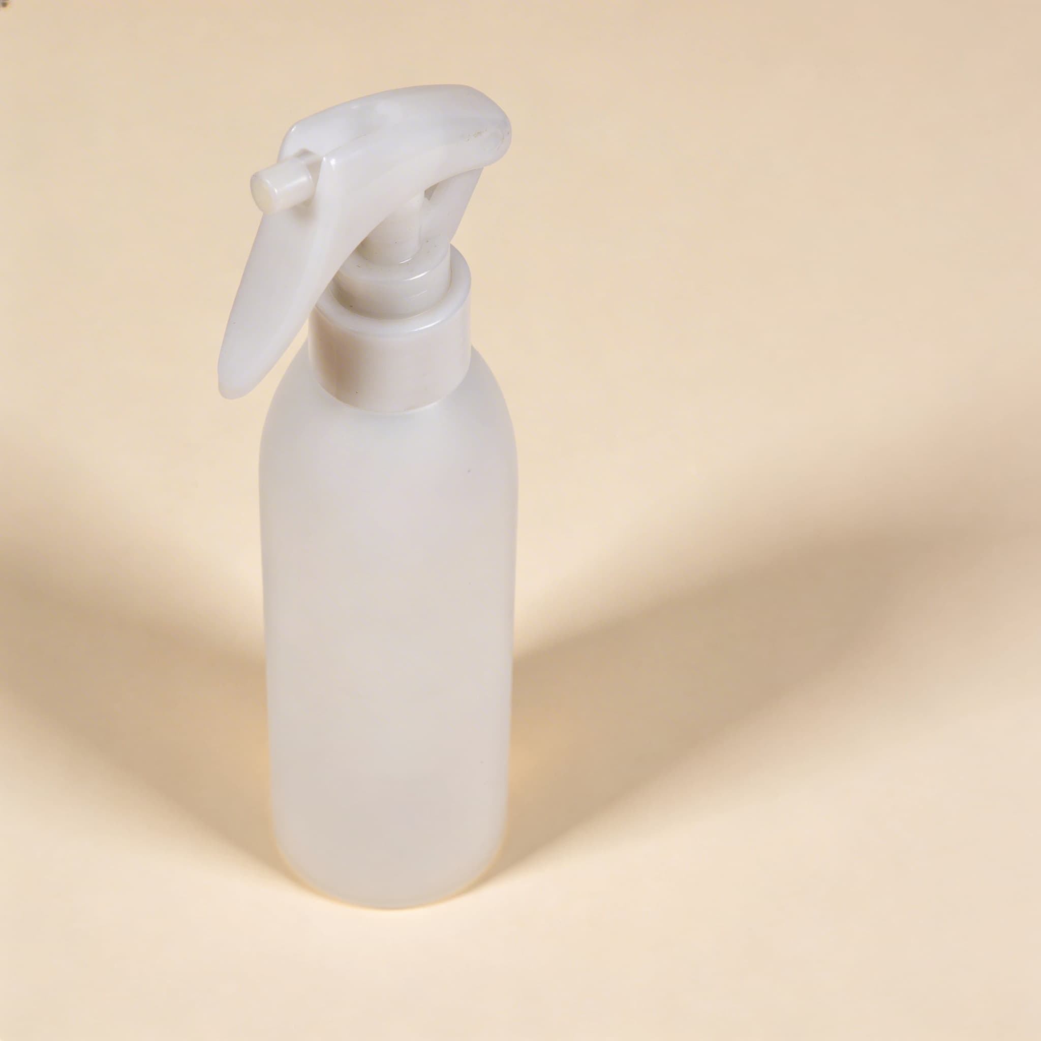 Kindersprühflasche — Fensterreinigung für Übungen des praktischen Lebens — Seitenansicht