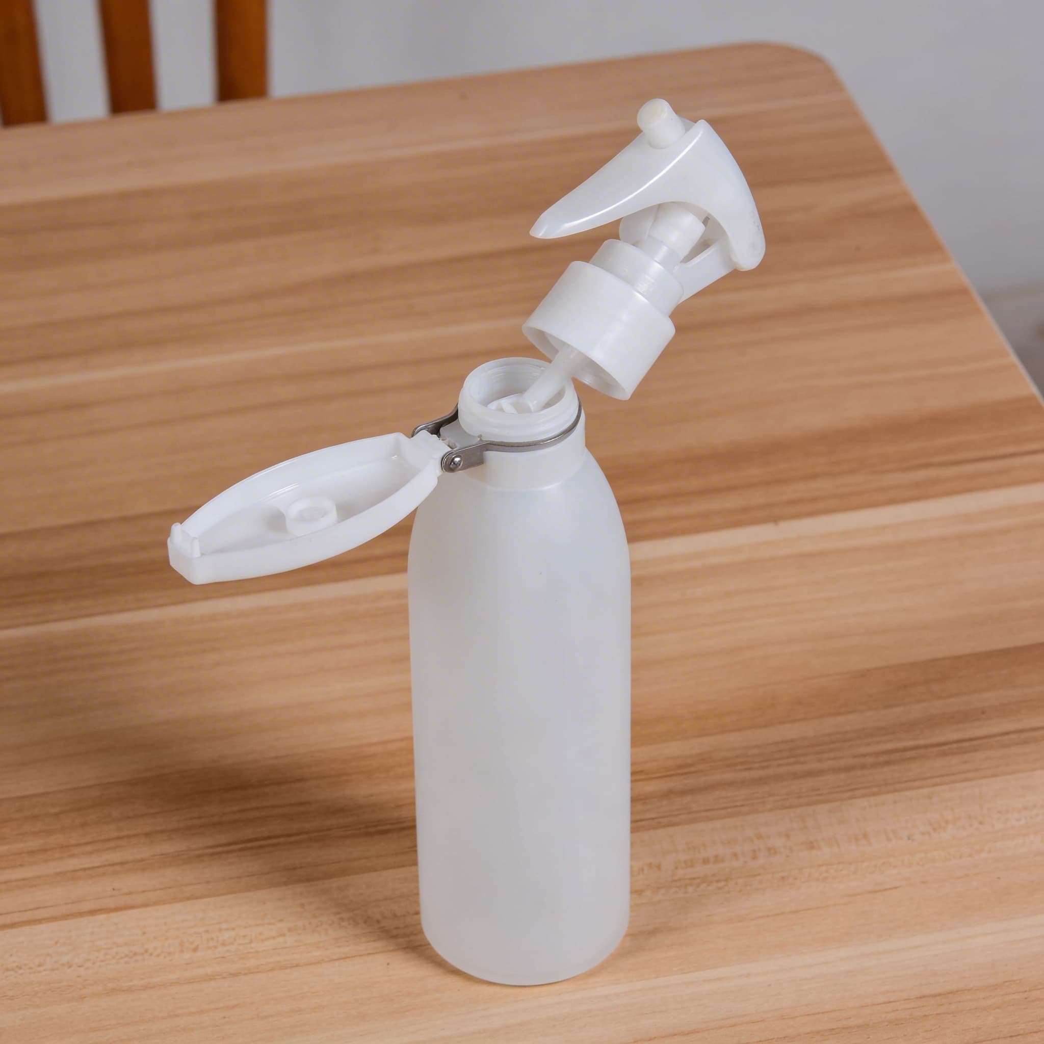 Kindersprühflasche — Fensterreinigung für Übungen des praktischen Lebens — Detailansicht