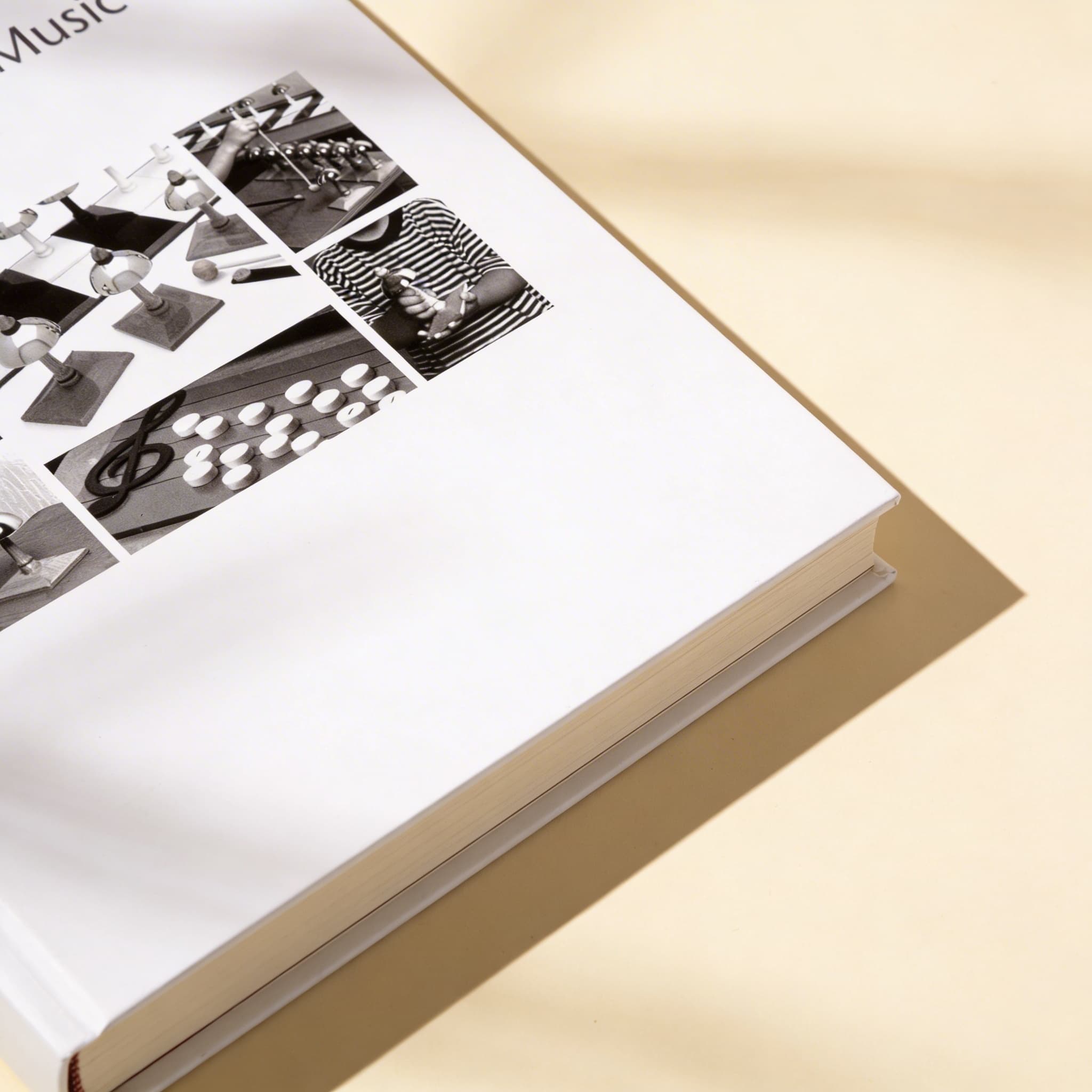 Montessori-Musik: Sensorische Erkundung und Notation mit den Glocken — Seitenansicht