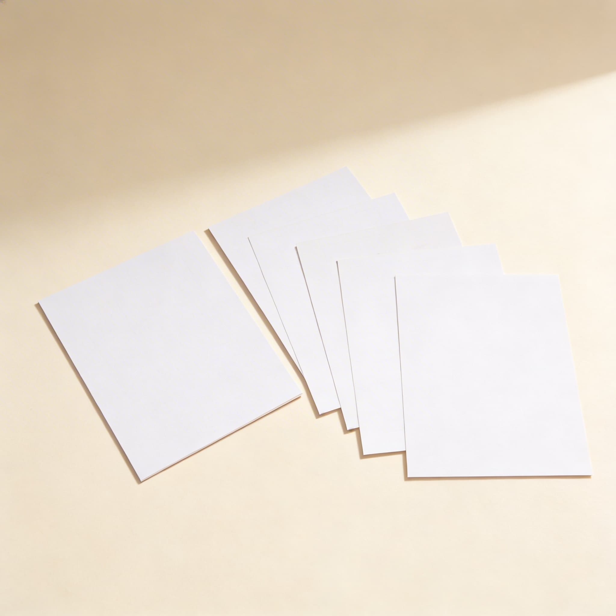 Formy země a vody: Štítky — Boční pohled