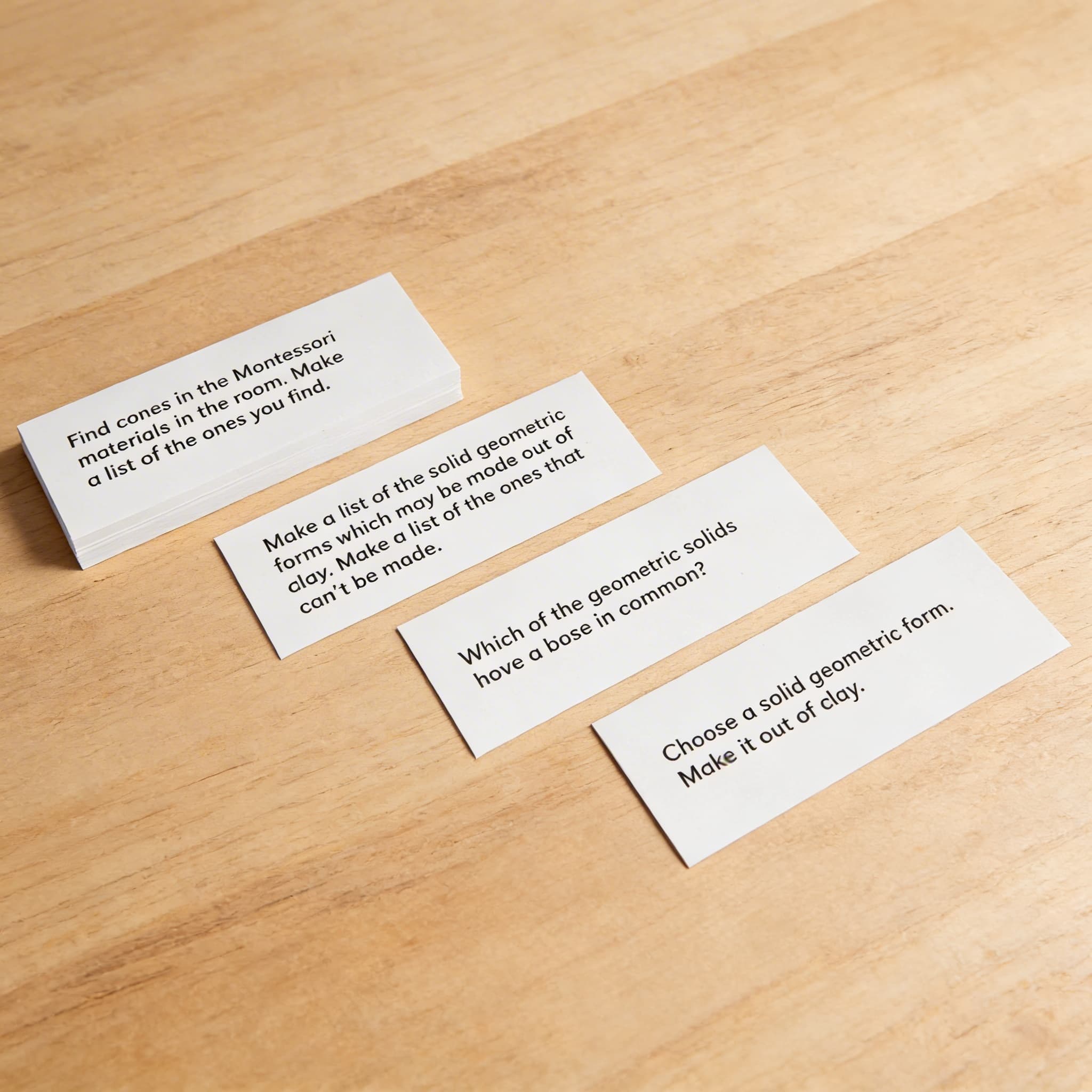 Inštrukčné karty pre geometrické telesá — aktivity s 3D tvarmi — Bočný pohľad