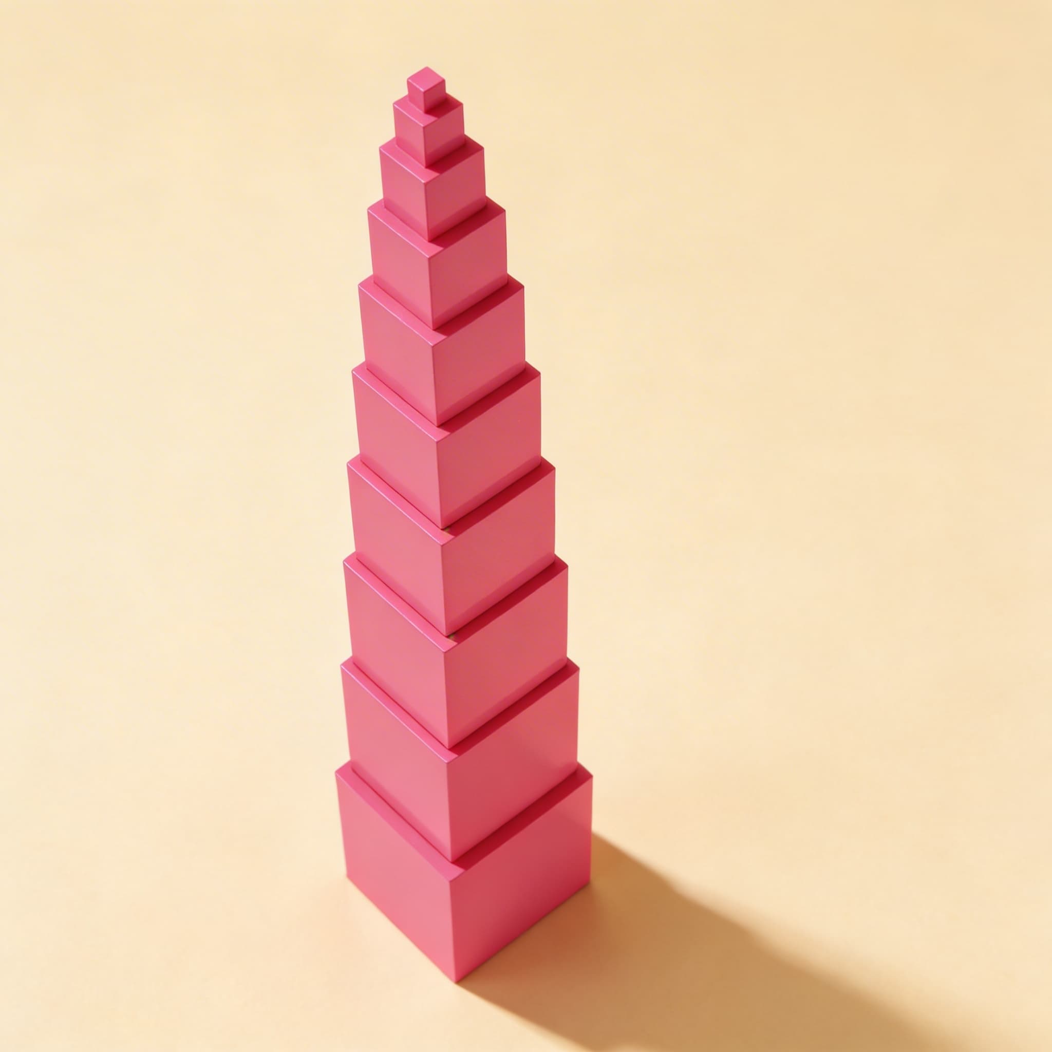 Großer Rosa Turm — 10 abgestufte Würfel für Größenordnungen — Seitenansicht