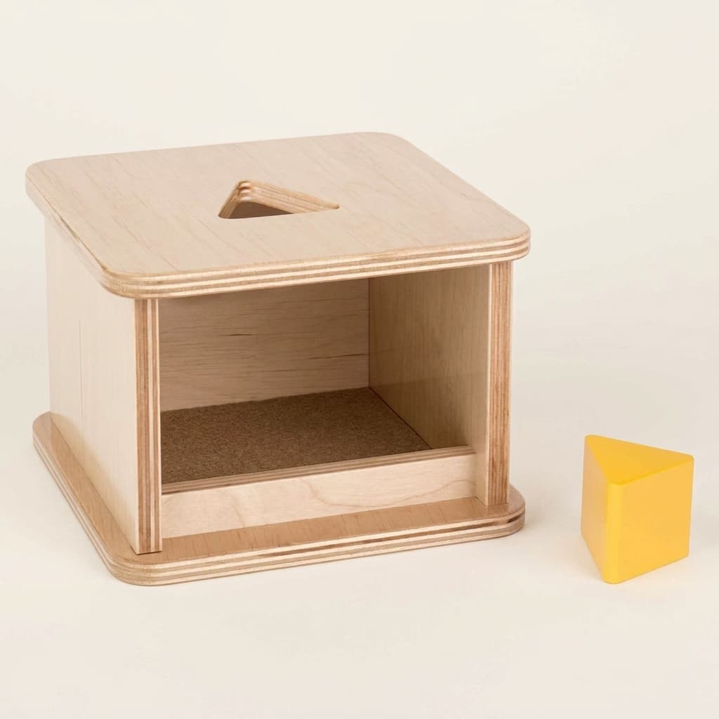 Imbucare-Box mit Dreieckprisma: Dreieck-Formerkennung - Montessori Material | Faborino