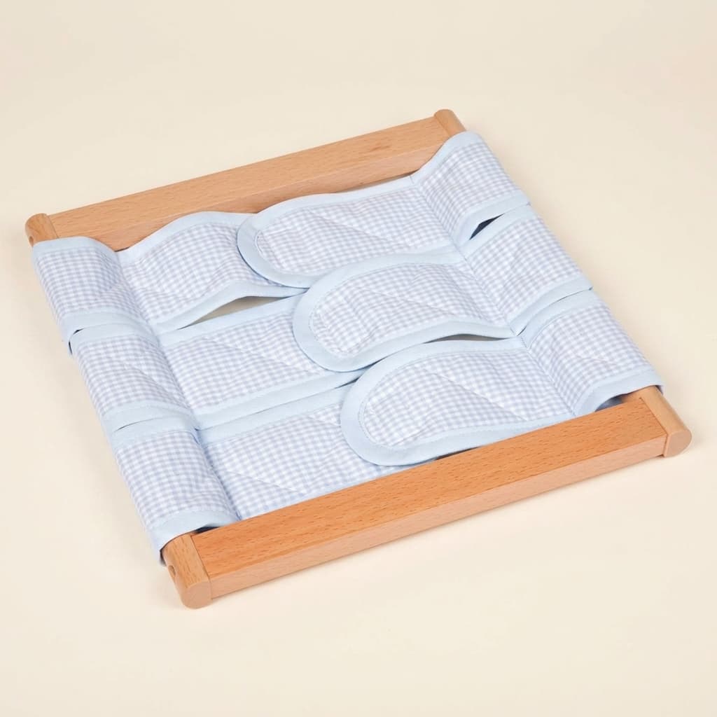 Ankleidungsrahmen: Klettverschluss: Öffnungs- und Verschlusspraxis - Montessori Material | Faborino