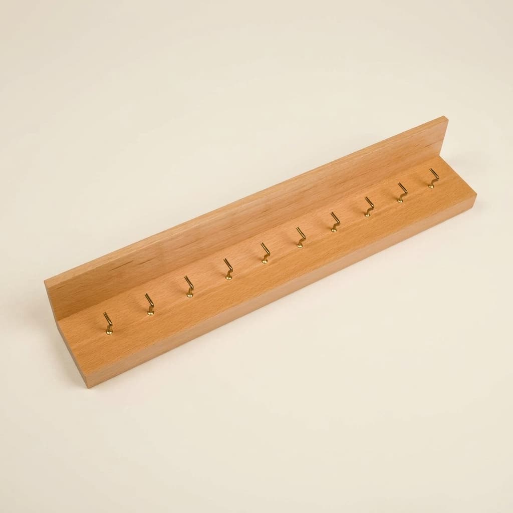 Rám pro krátké korálkové řetězy — vertikální uložení - Montessori Material | Faborino