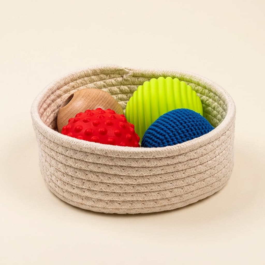 Korb mit Bällen - Montessori Material | Faborino
