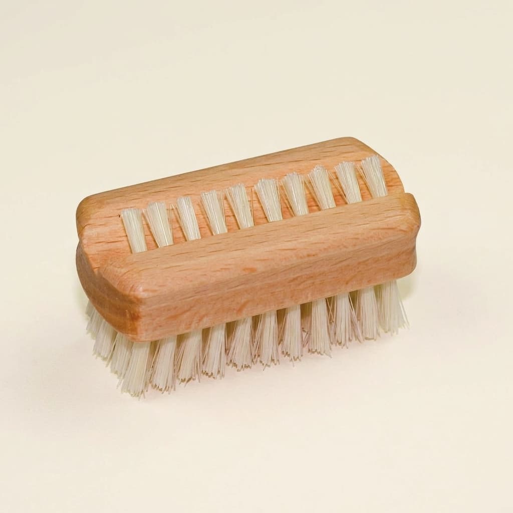 Nagelbürste: Persönliche Hygiene - Montessori Material | Faborino