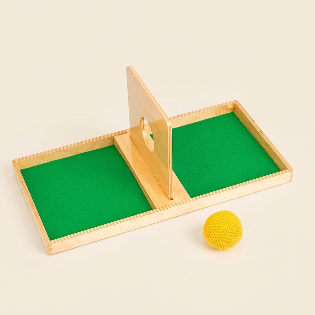 Imbucare deska s pleteným míčkem - Montessori Material | Faborino