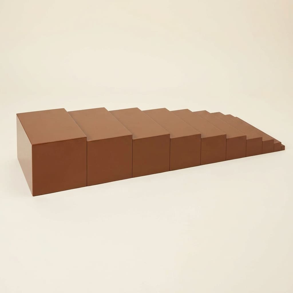 Hnedé schody: Hnedý lak - Montessori Material | Faborino