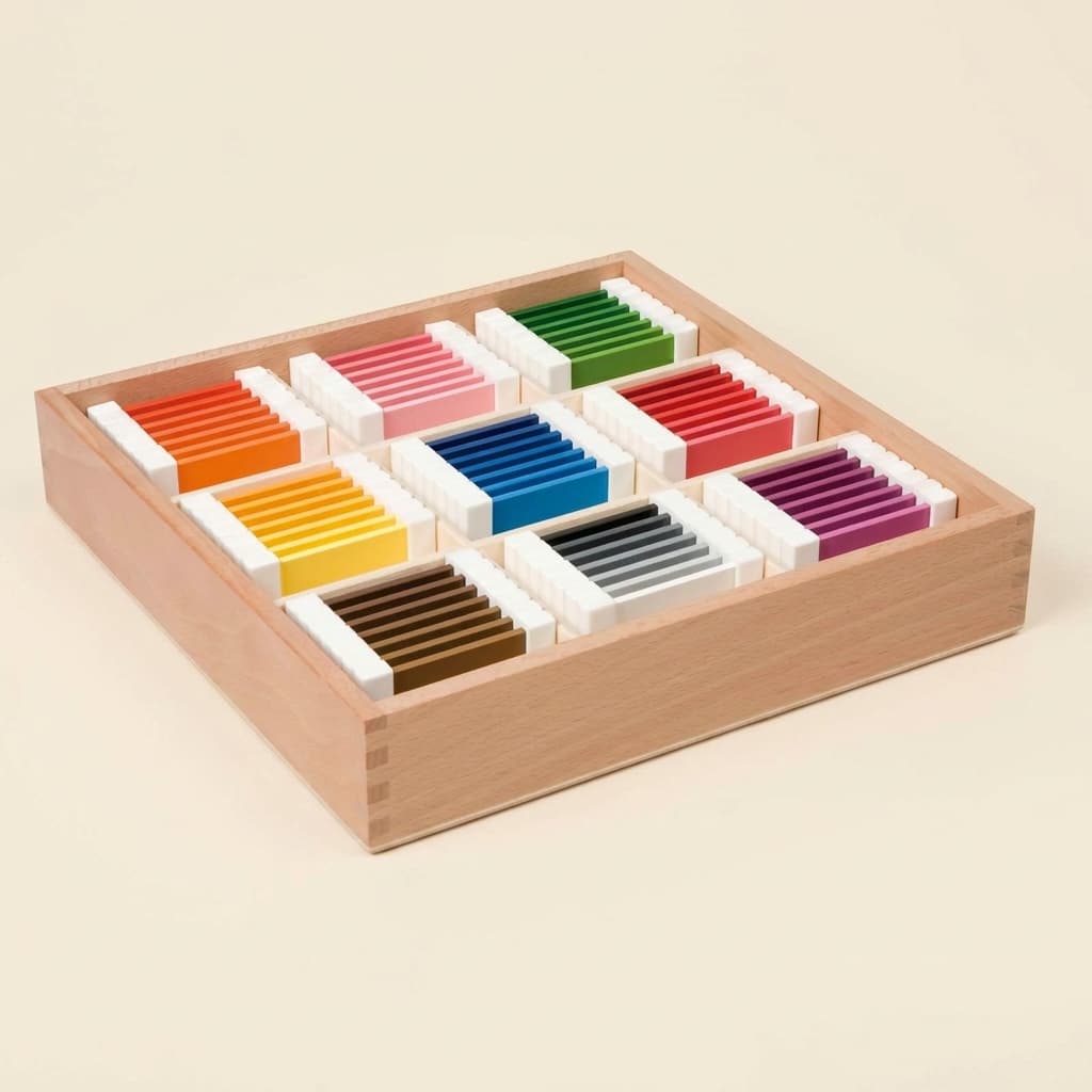 Tretí farebný box — 63 tabliet v 9 farebných rodinách s gradáciami - Montessori Material | Faborino