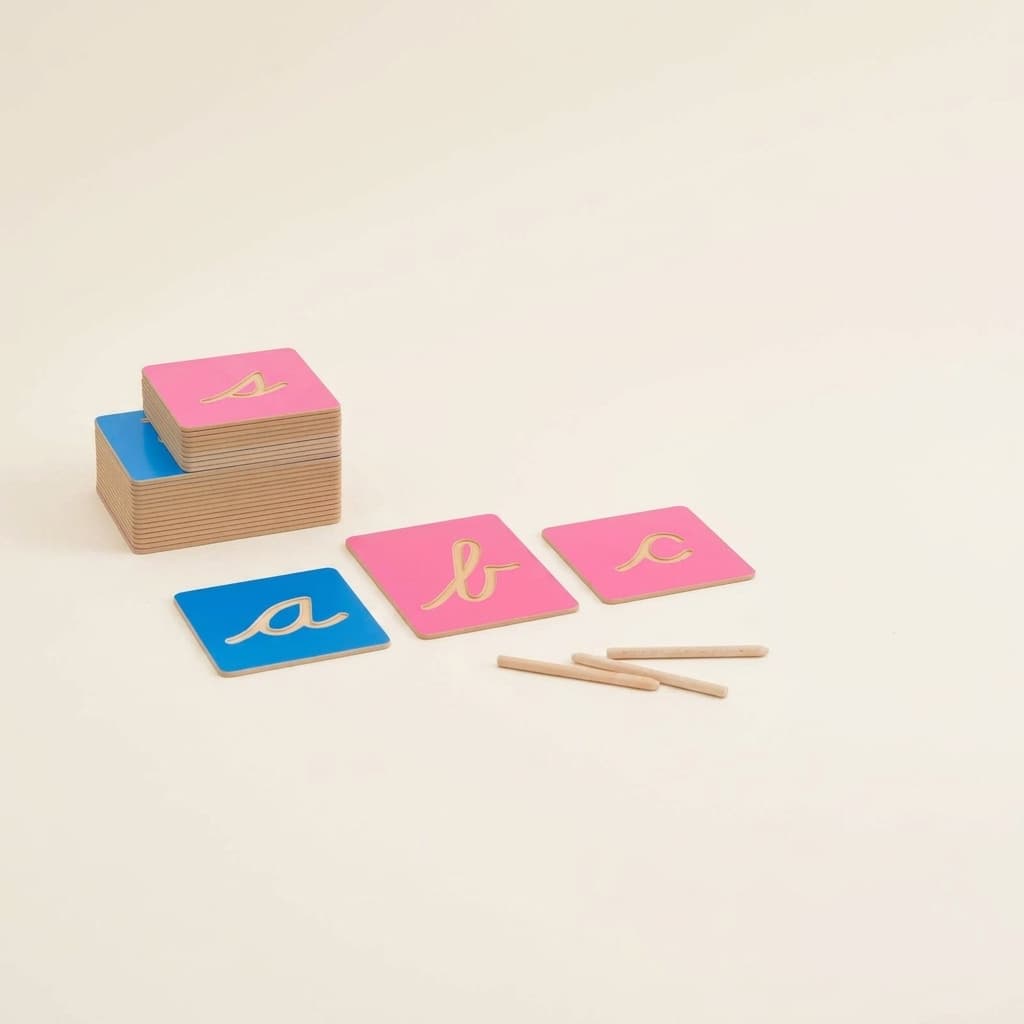 Duté tvary písmen: Americké psací - Montessori Material | Faborino