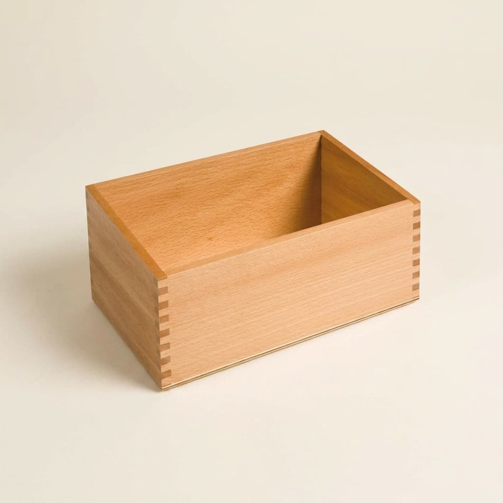 Box pro písmenka ze smirkového papíru — dřevěné uložení - Montessori Material | Faborino