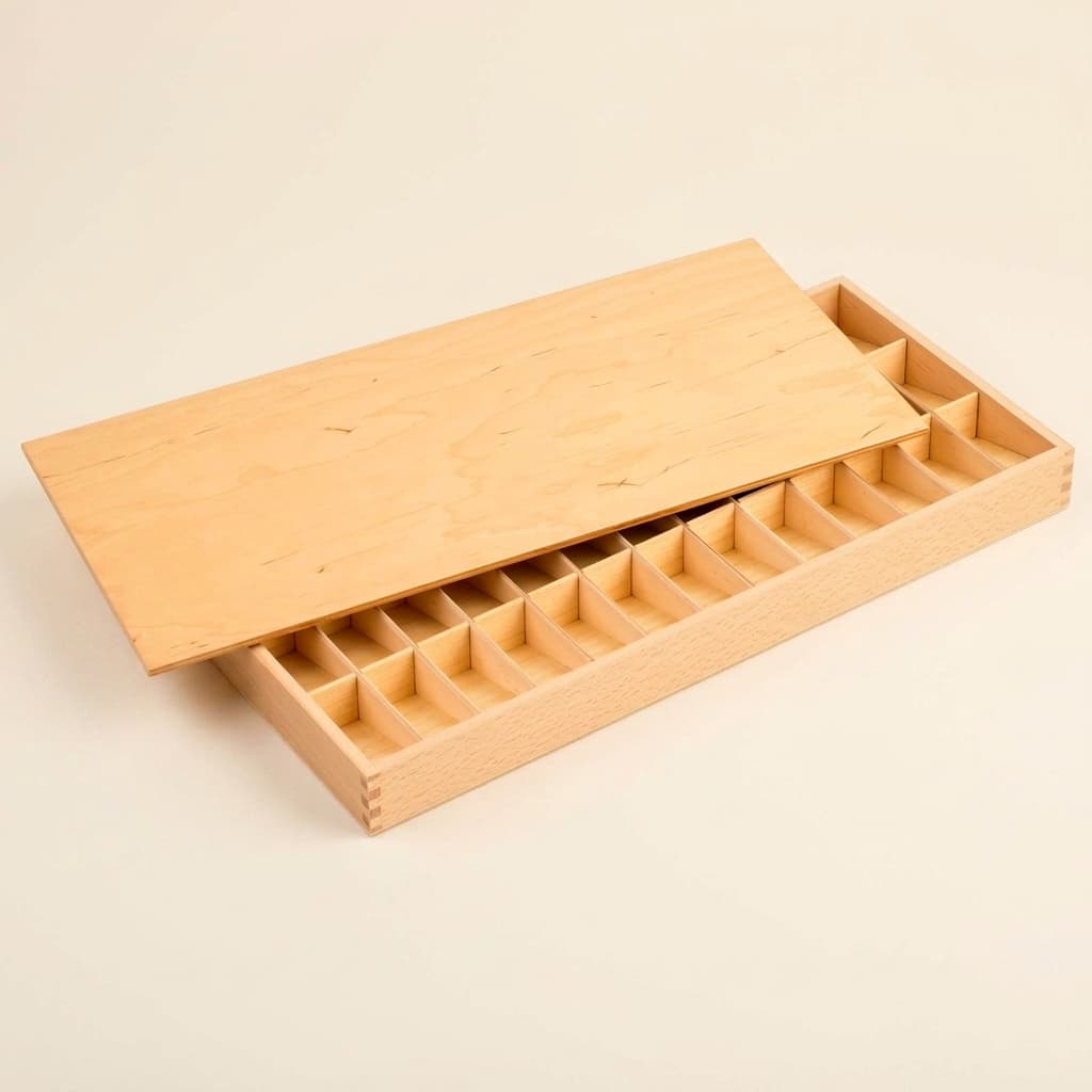 Tištěná abeceda v krabičce — organizované úložiště pro písmenka - Montessori Material | Faborino